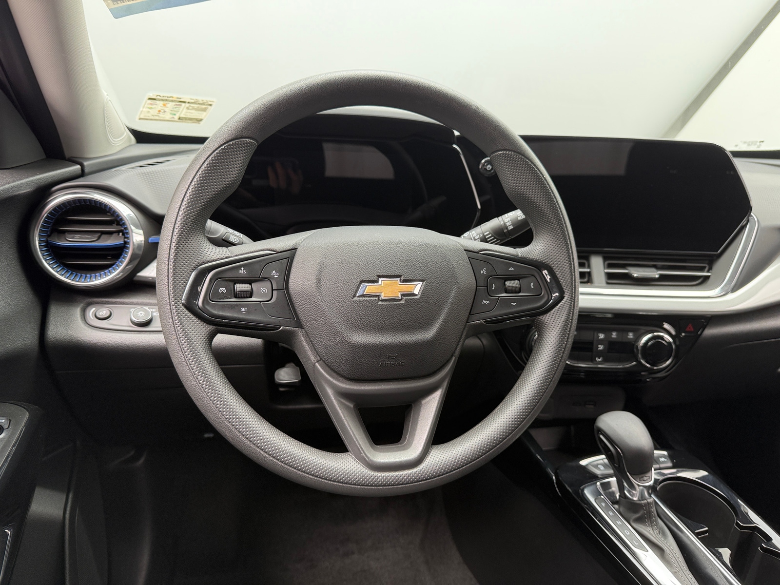 Thumbnail: 2025 Chevrolet Trax - 5