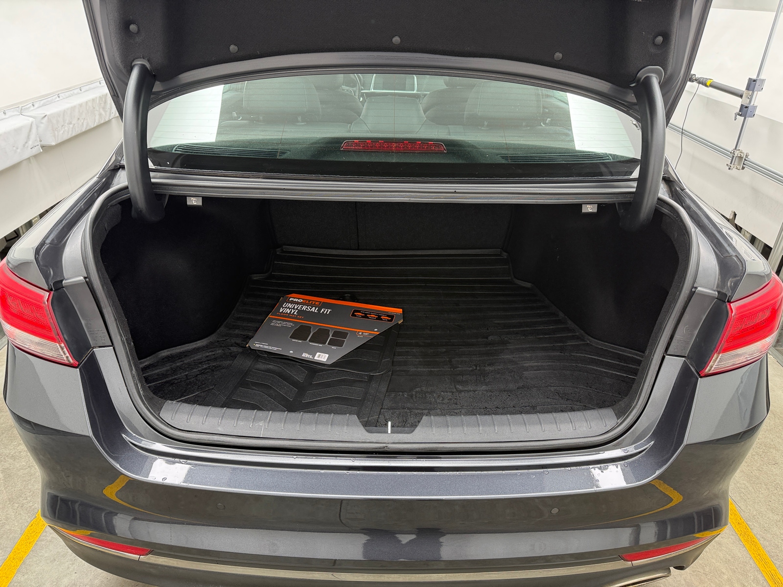 Thumbnail: 2018 Kia Optima - 6