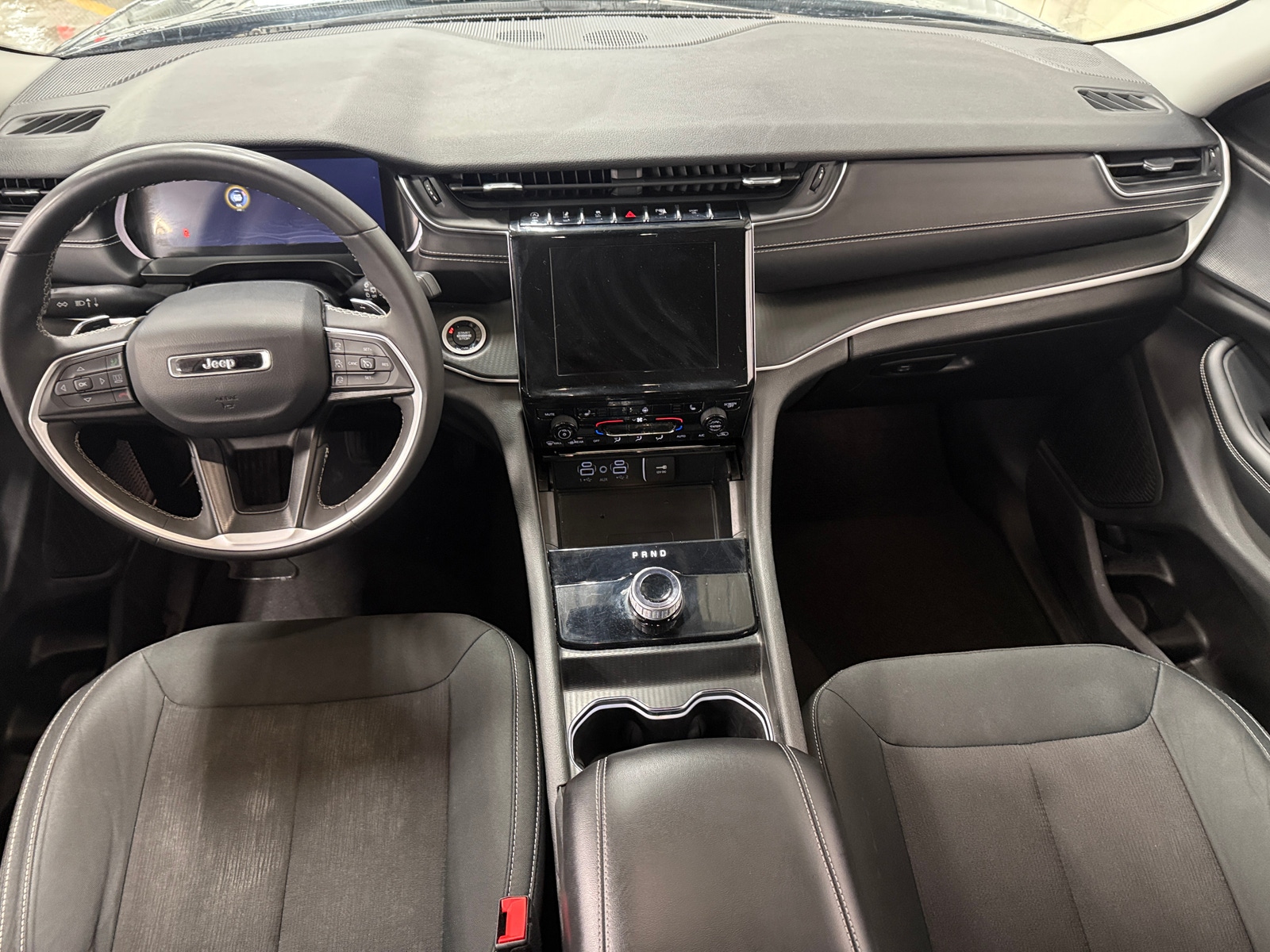 Thumbnail: 2023 Jeep Grand Cherokee L - 3