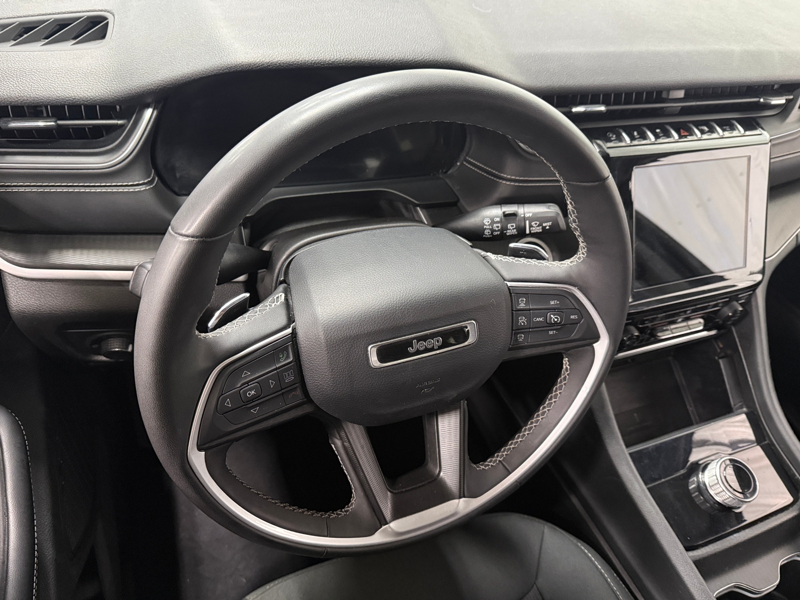 Thumbnail: 2023 Jeep Grand Cherokee L - 5