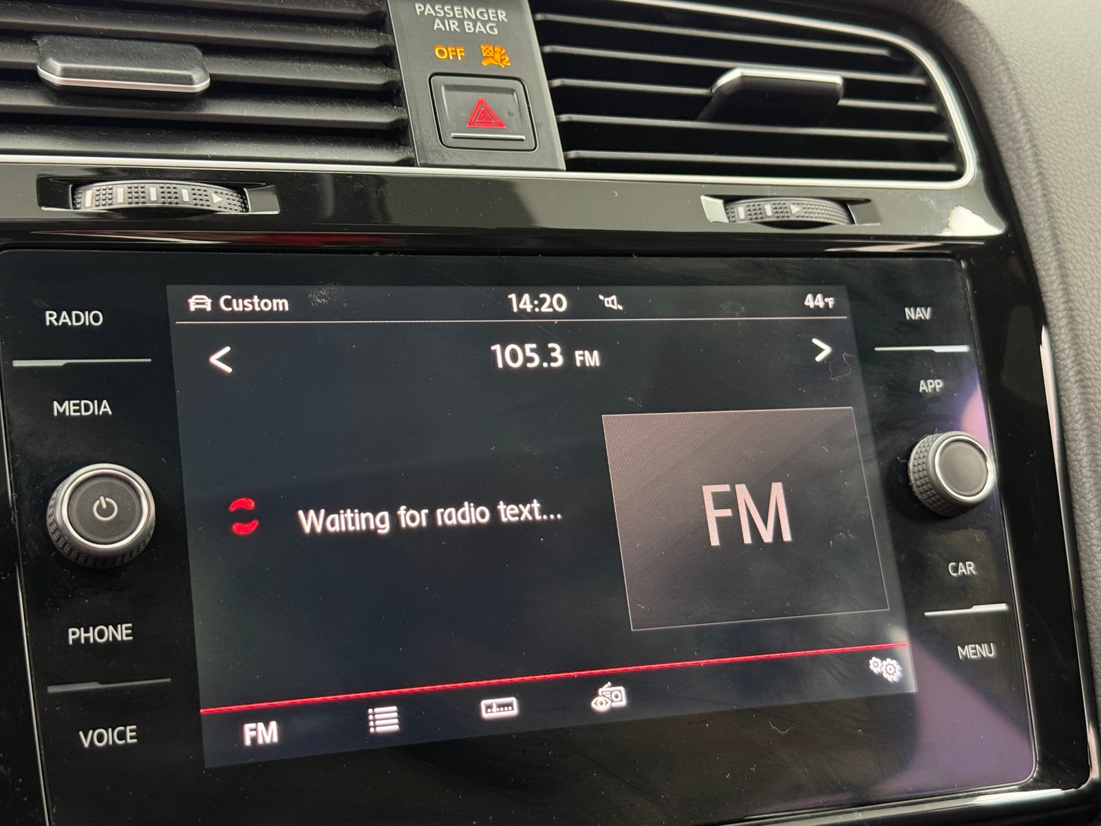 Thumbnail: 2018 Volkswagen Golf - 3