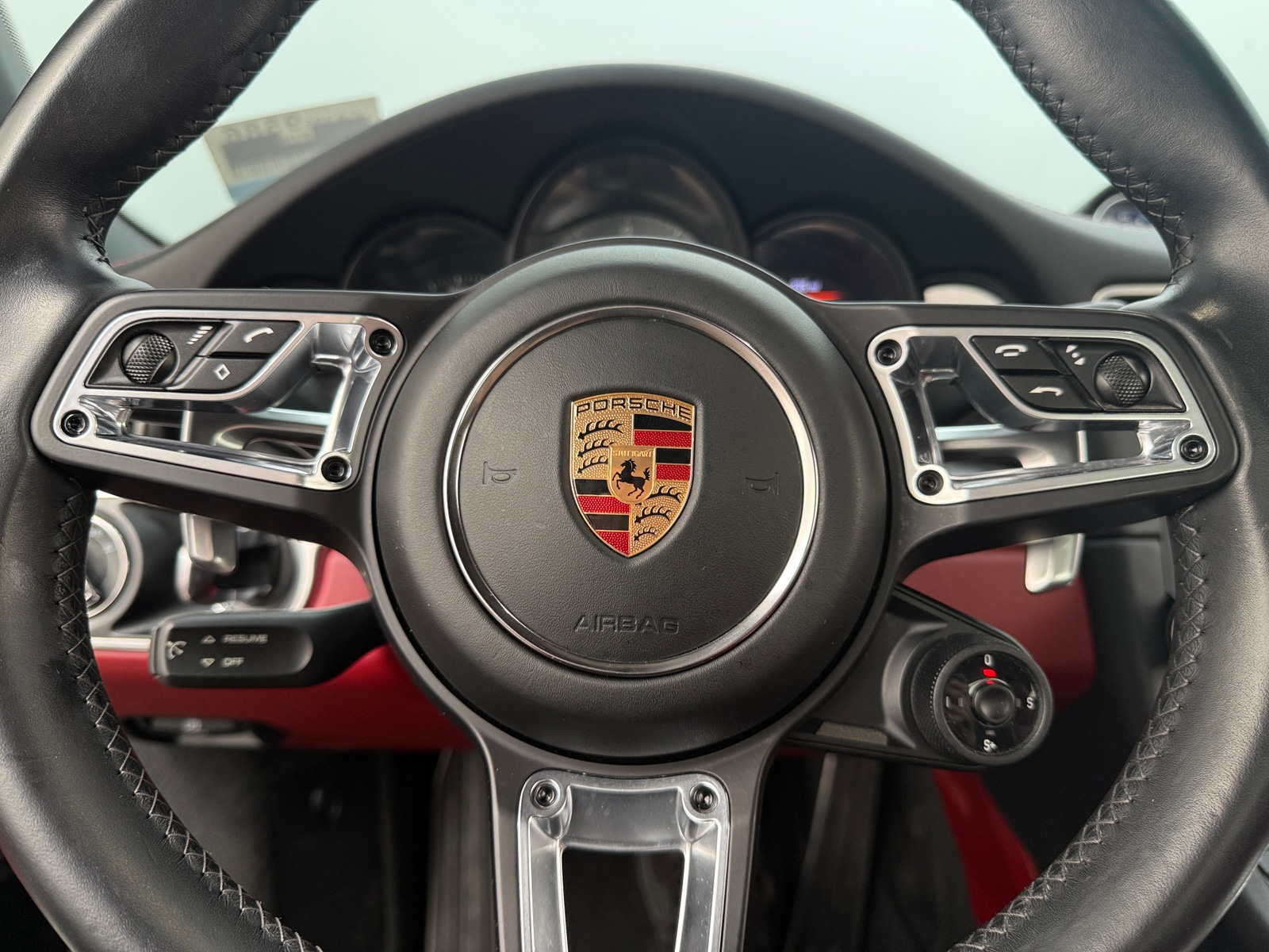 Thumbnail: 2017 Porsche 911 - 4