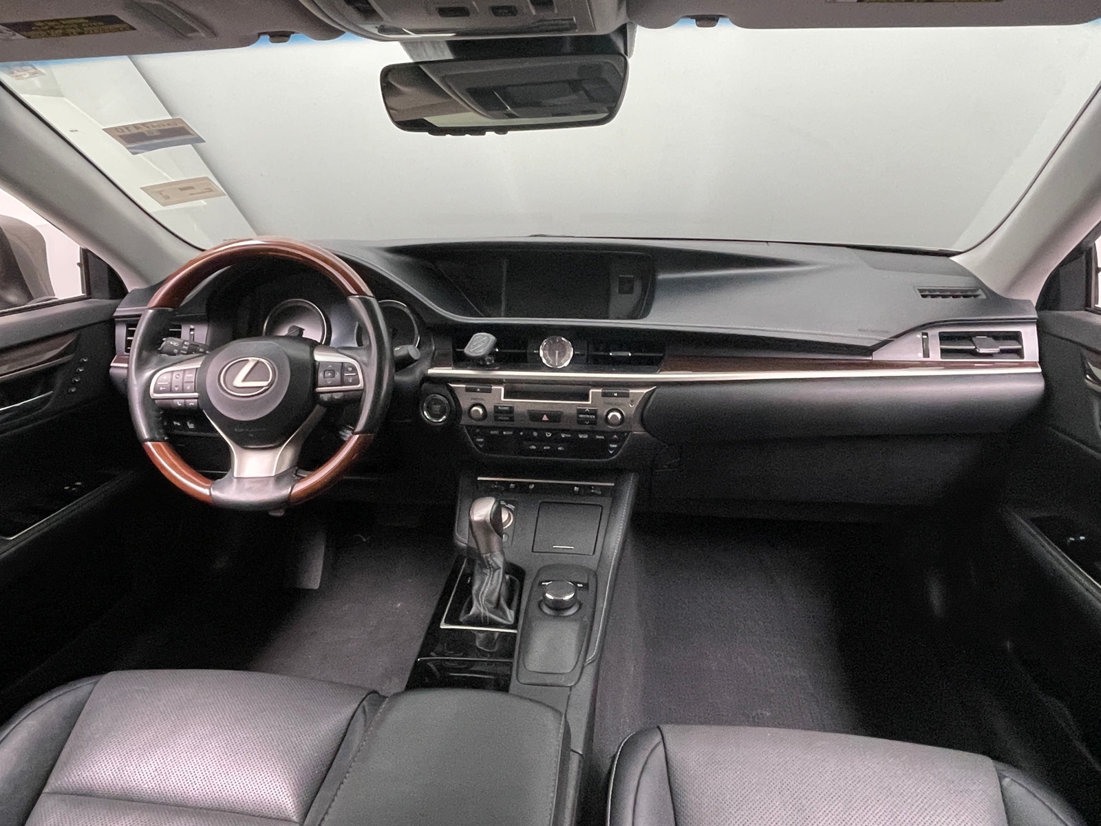 Thumbnail: 2018 Lexus ES - 2