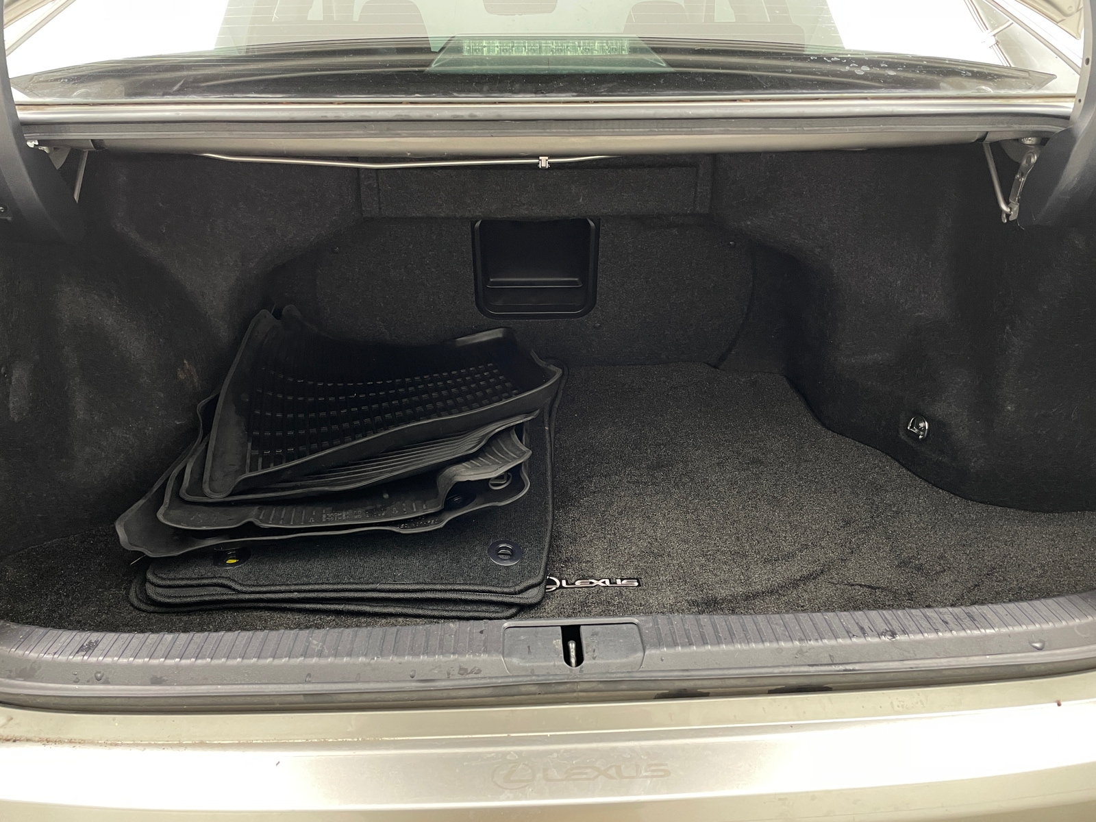 Thumbnail: 2018 Lexus ES - 6