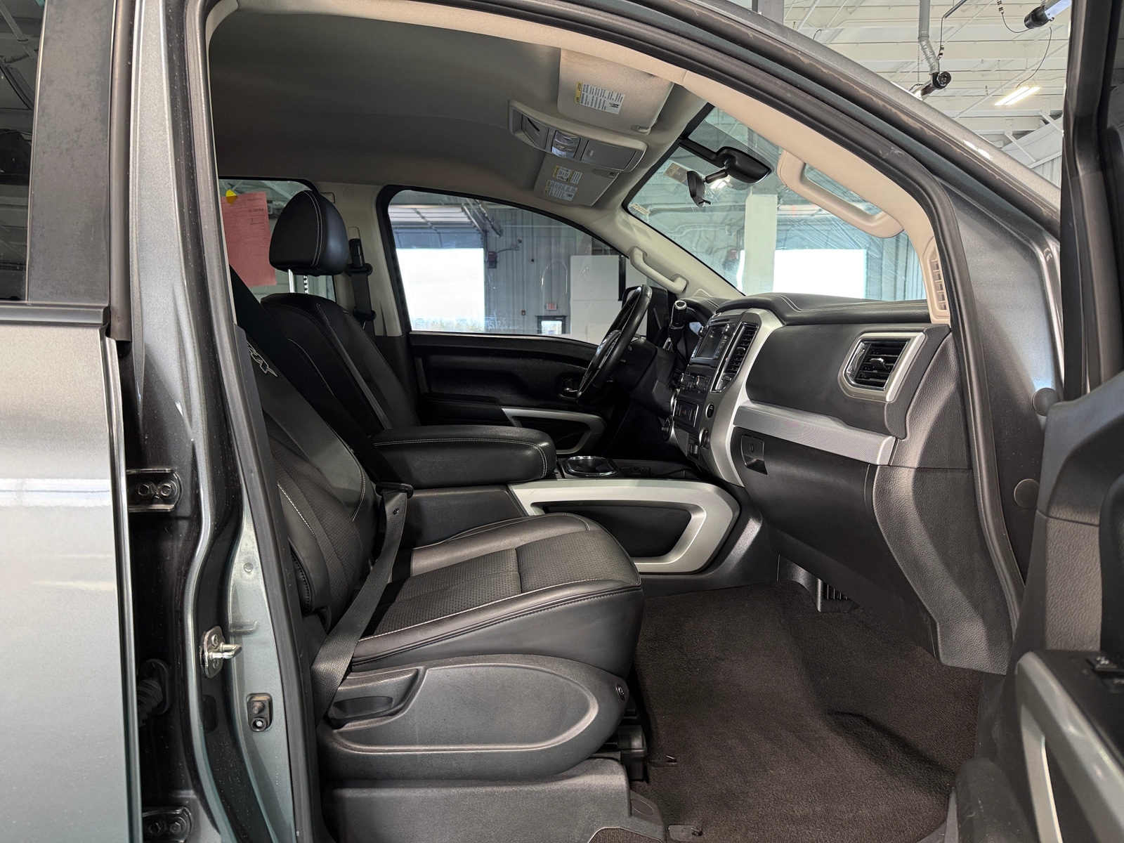 Thumbnail: 2019 Nissan Titan - 2