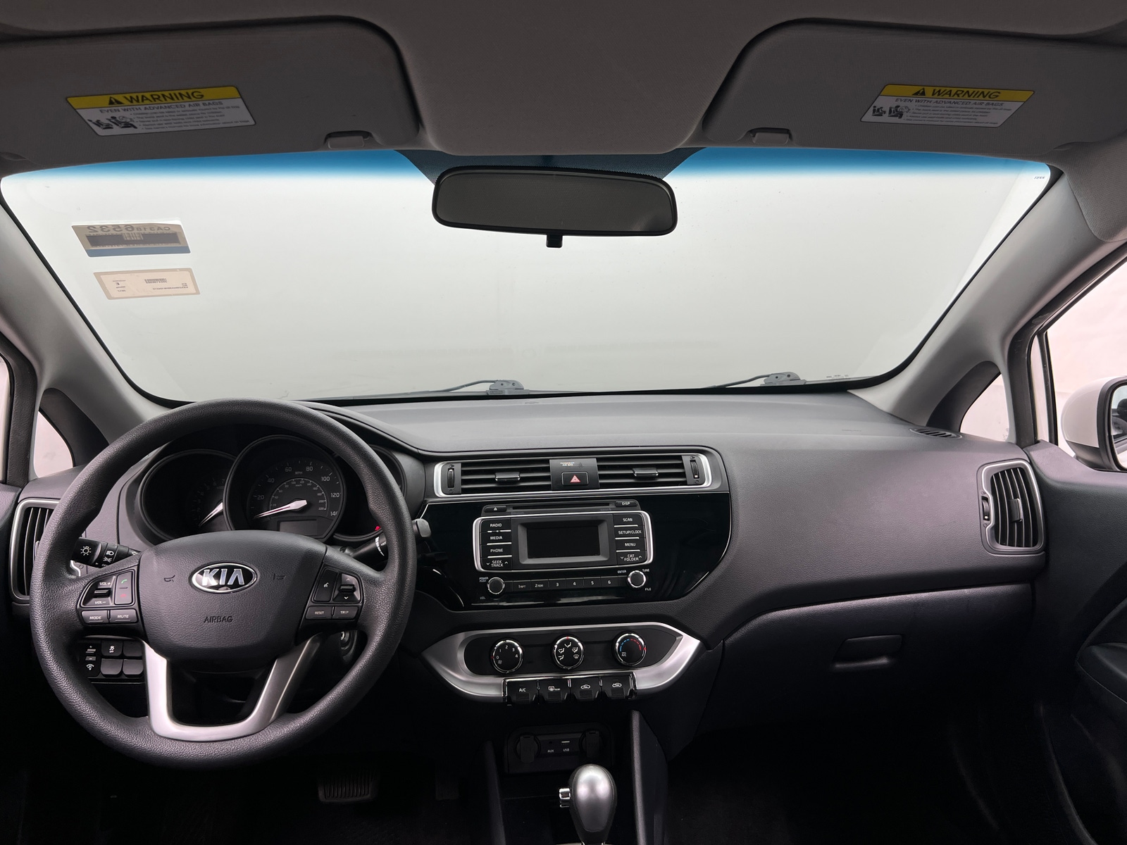 Thumbnail: 2017 Kia Rio - 3