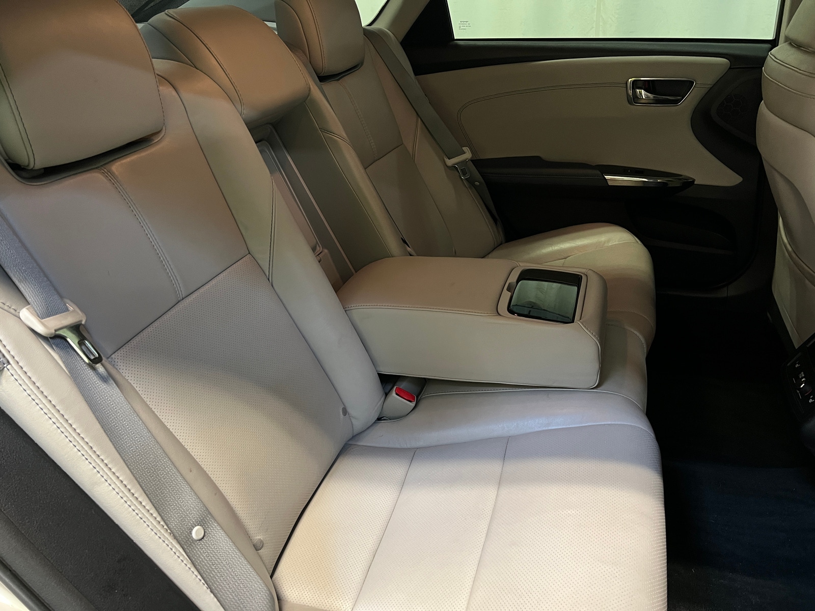 Thumbnail: 2013 Toyota Avalon - 6