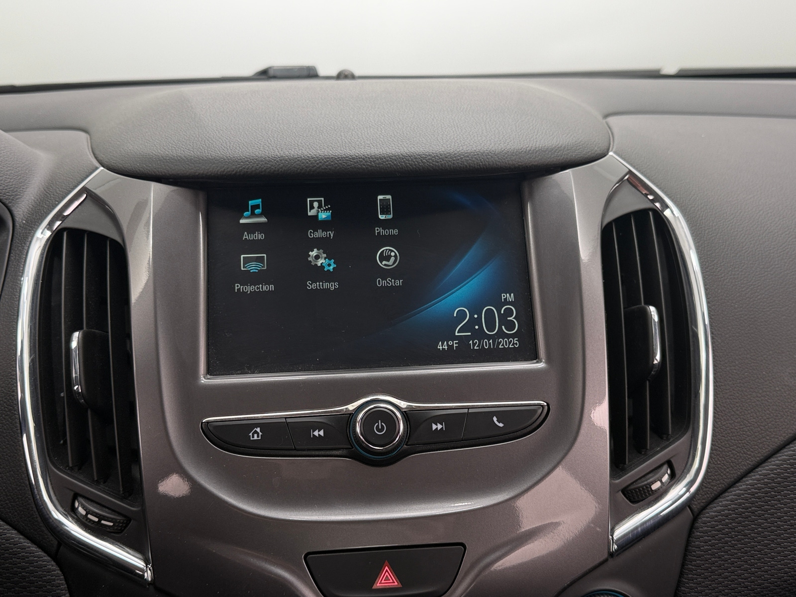 Thumbnail: 2017 Chevrolet Cruze - 4