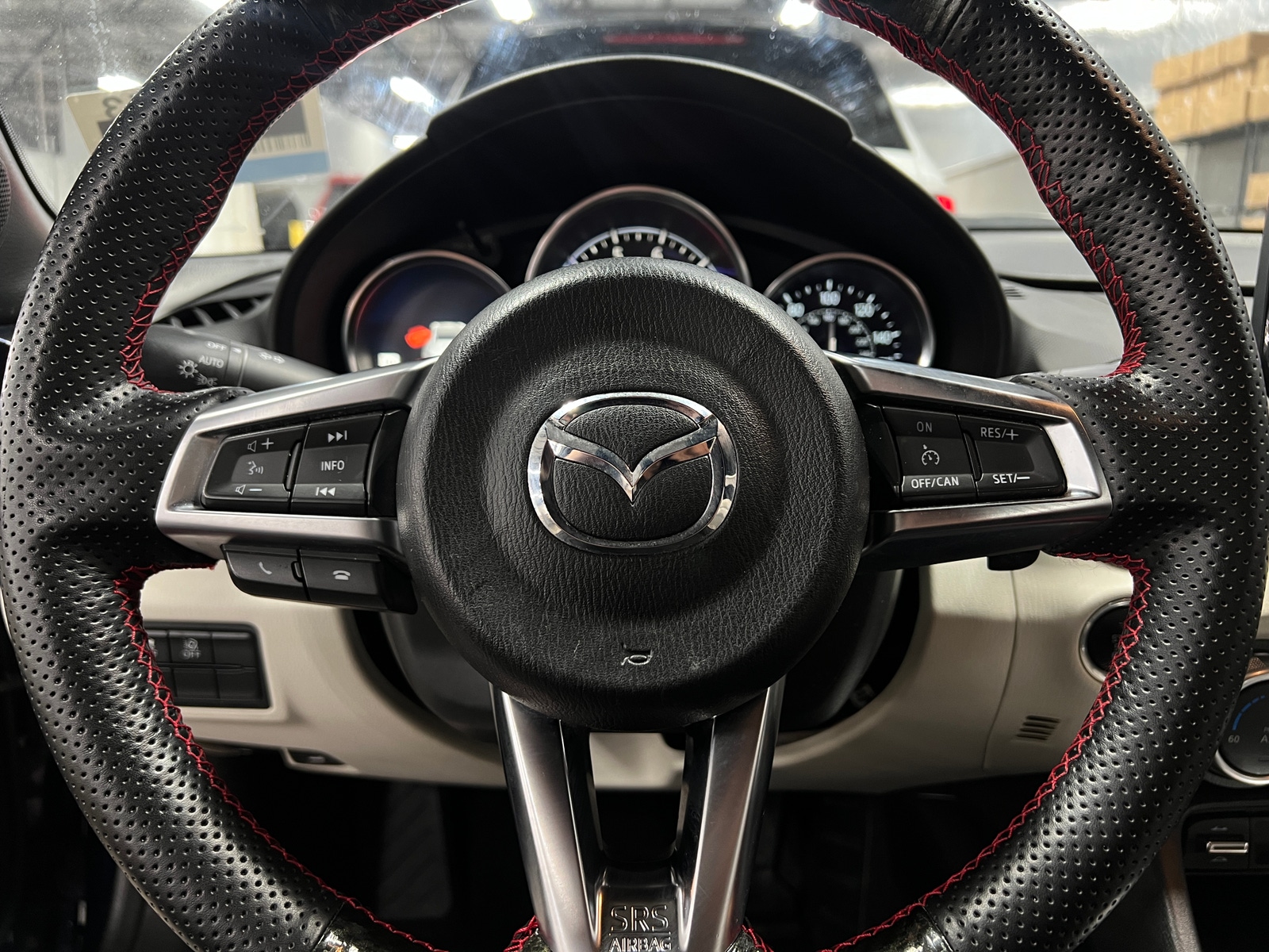 Thumbnail: 2021 Mazda MX-5 Miata - 4