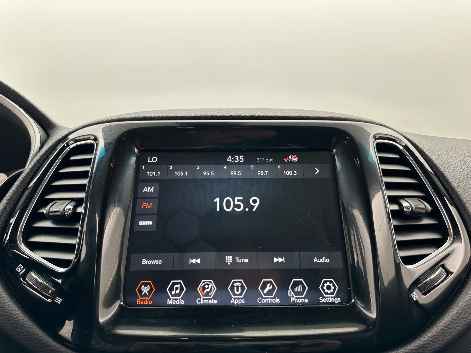 Thumbnail: 2018 Jeep Compass - 3