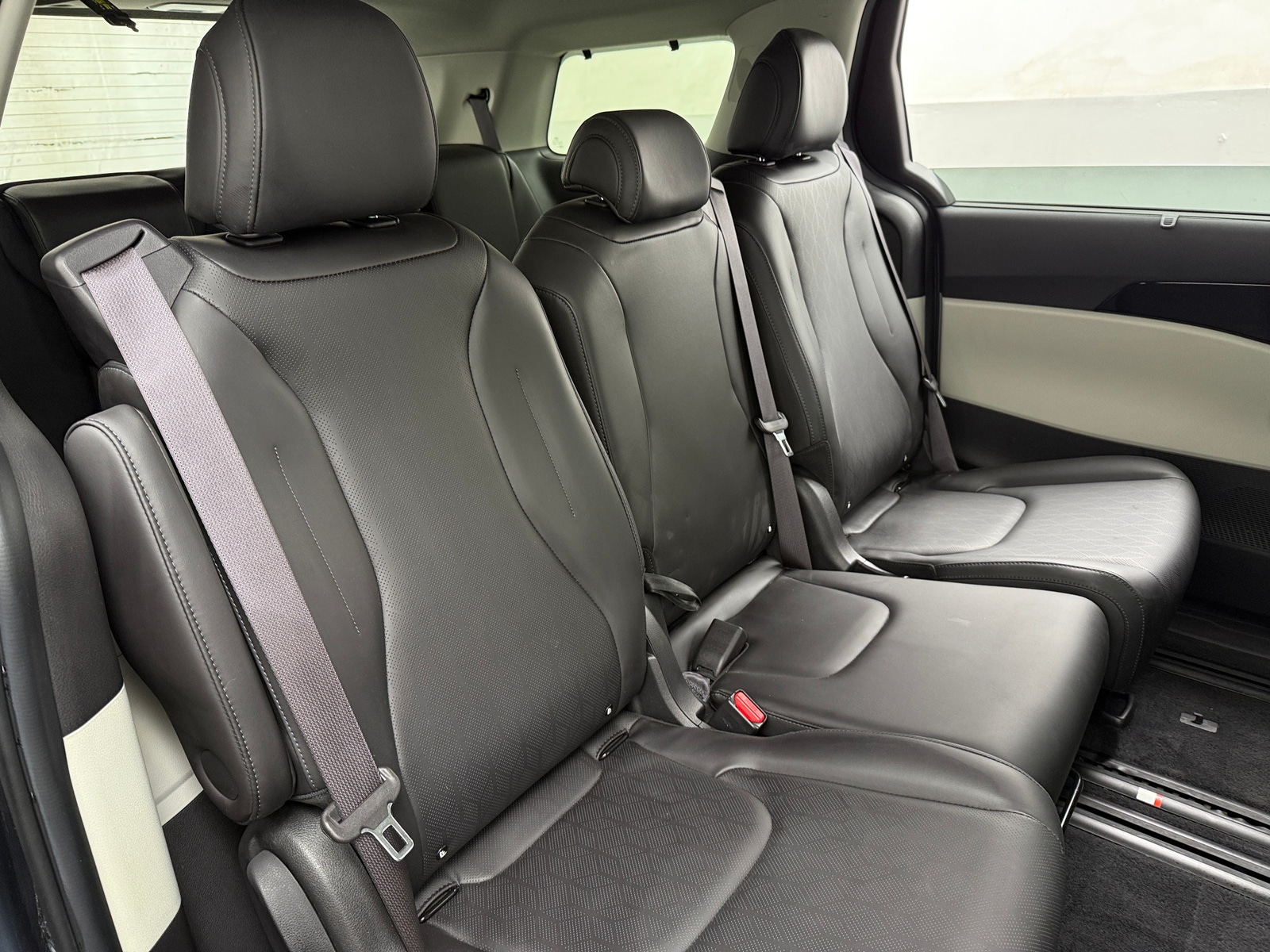 Thumbnail: 2022 Kia Carnival - 5