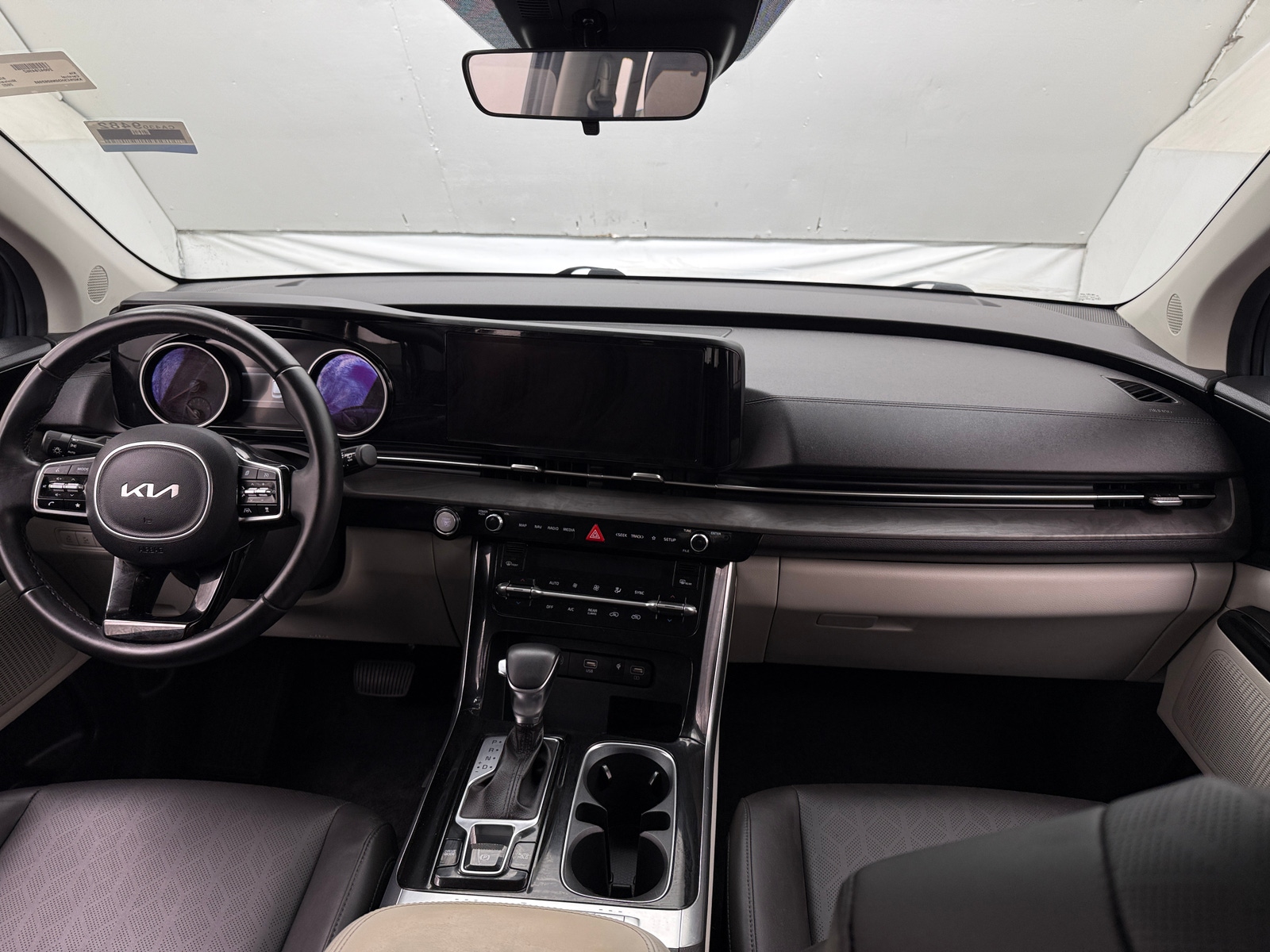 Thumbnail: 2022 Kia Carnival - 2