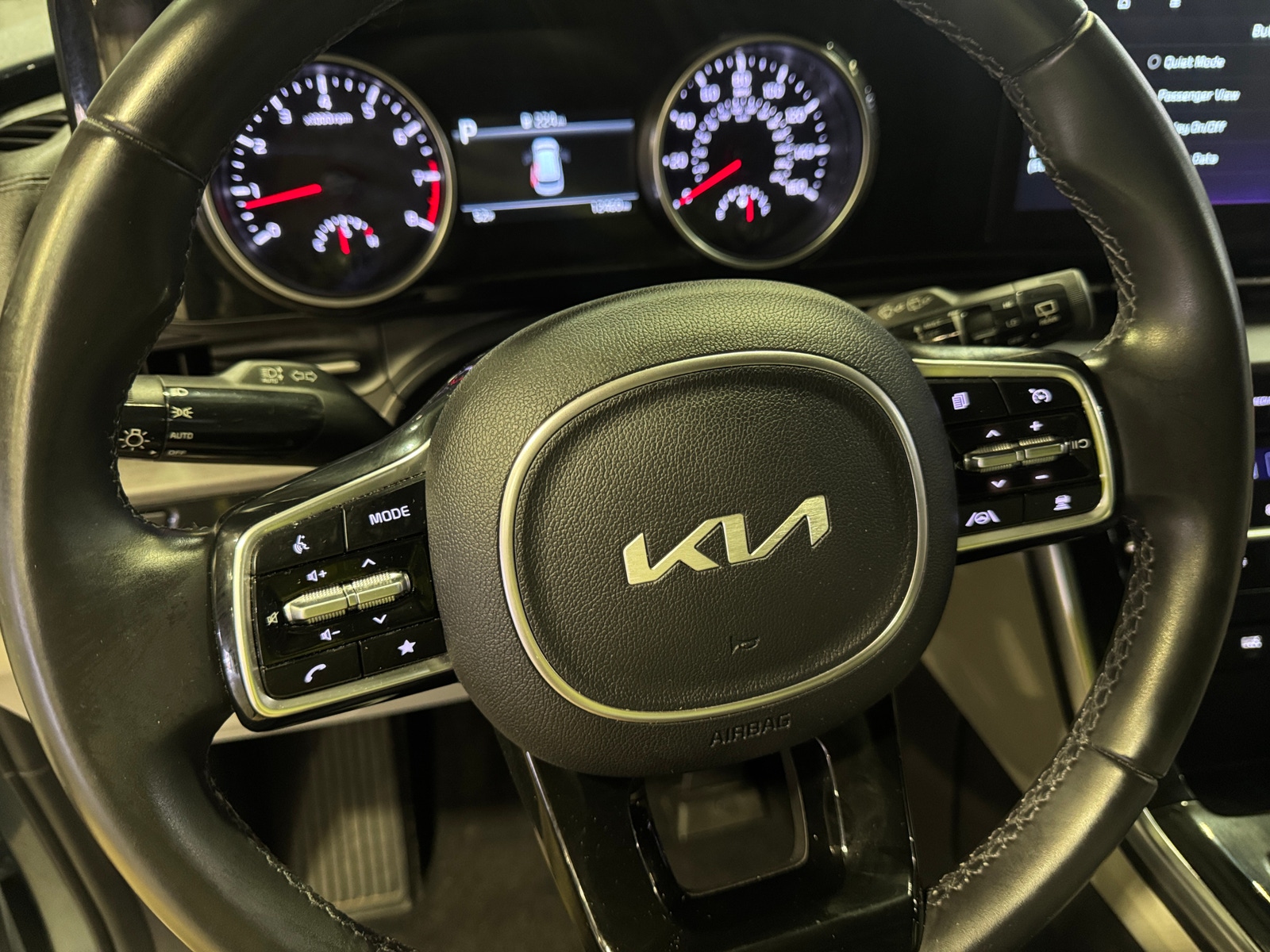 Thumbnail: 2022 Kia Carnival - 4