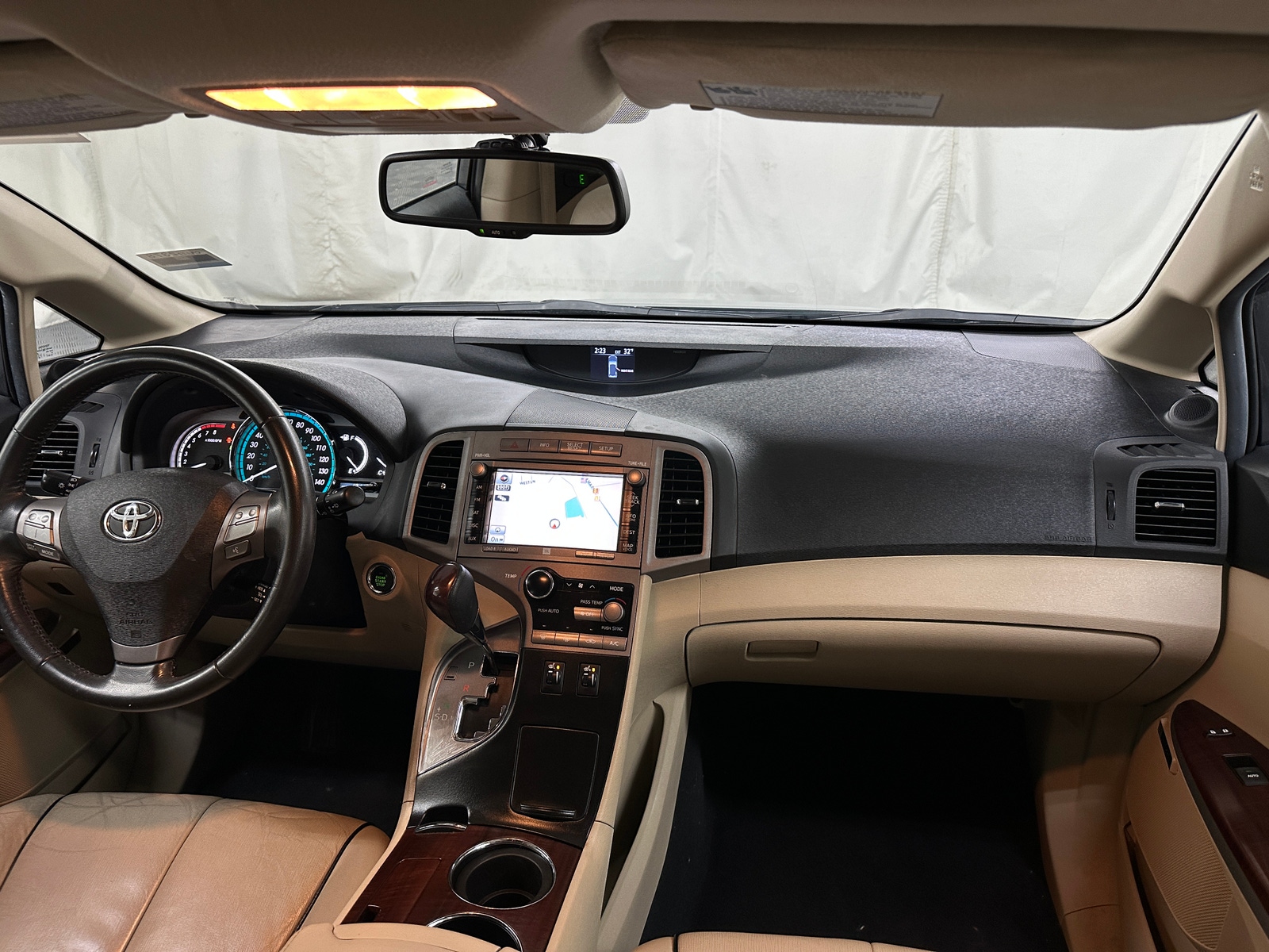 Thumbnail: 2010 Toyota Venza - 3