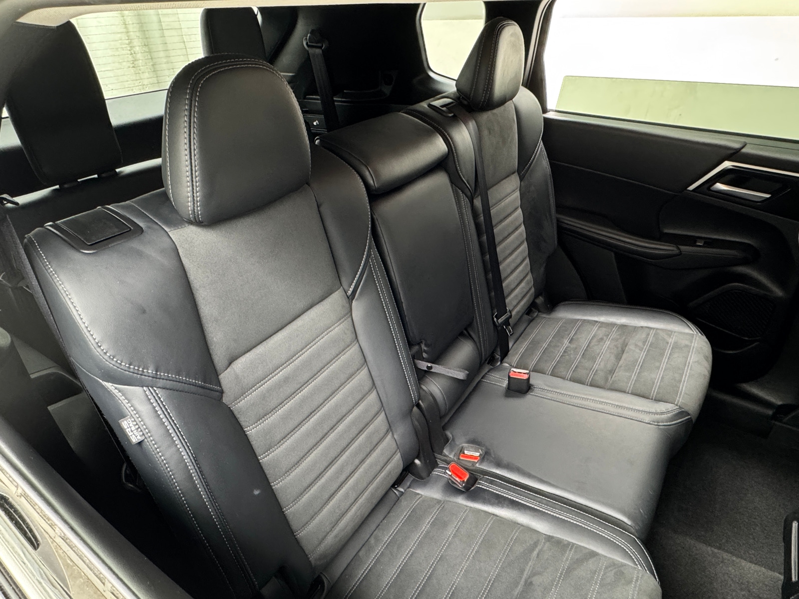 Thumbnail: 2024 Mitsubishi Outlander - 5