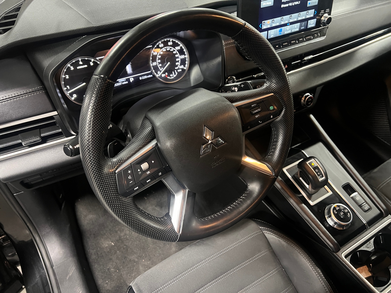 Thumbnail: 2024 Mitsubishi Outlander - 4