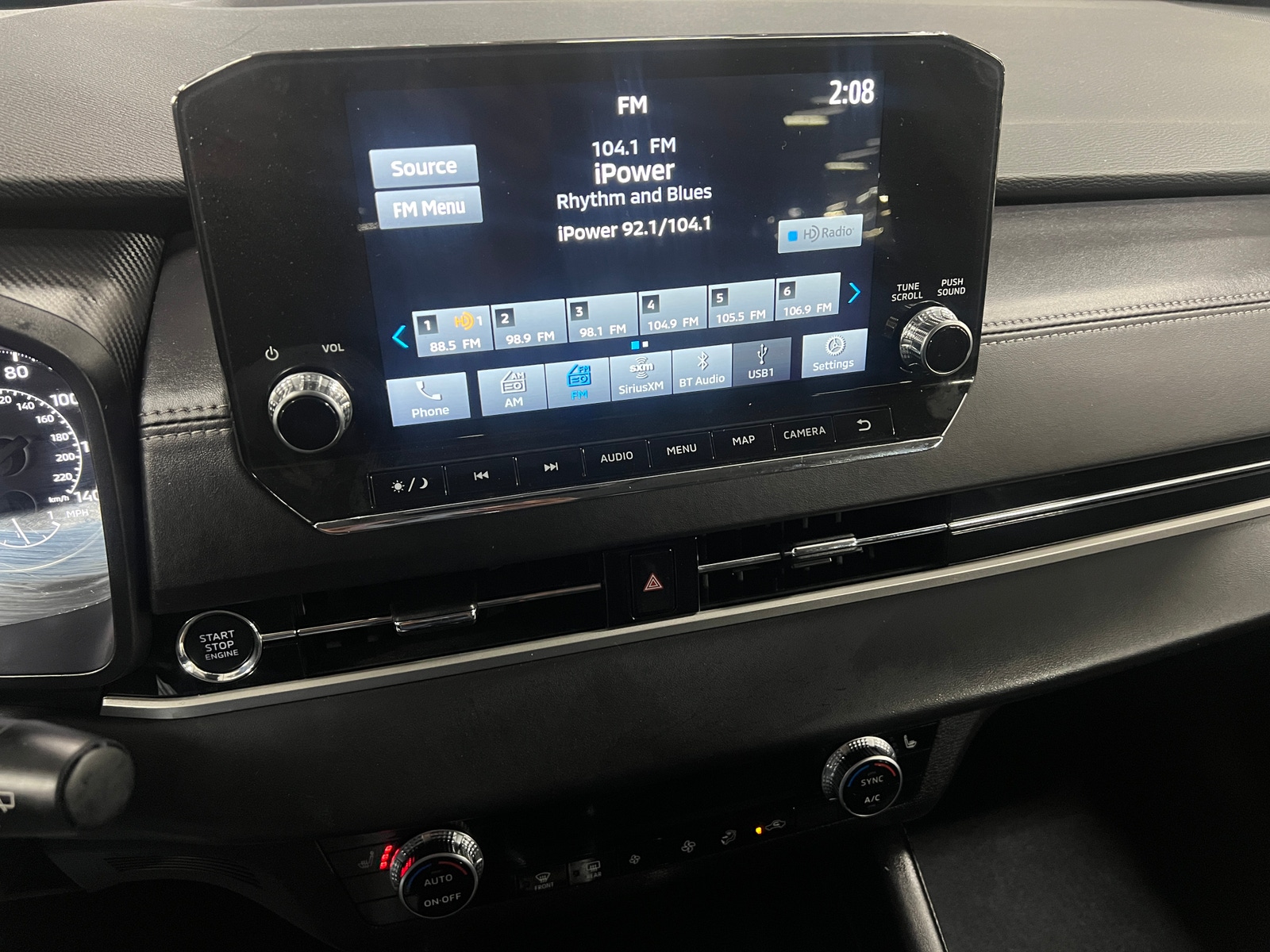 Thumbnail: 2024 Mitsubishi Outlander - 3