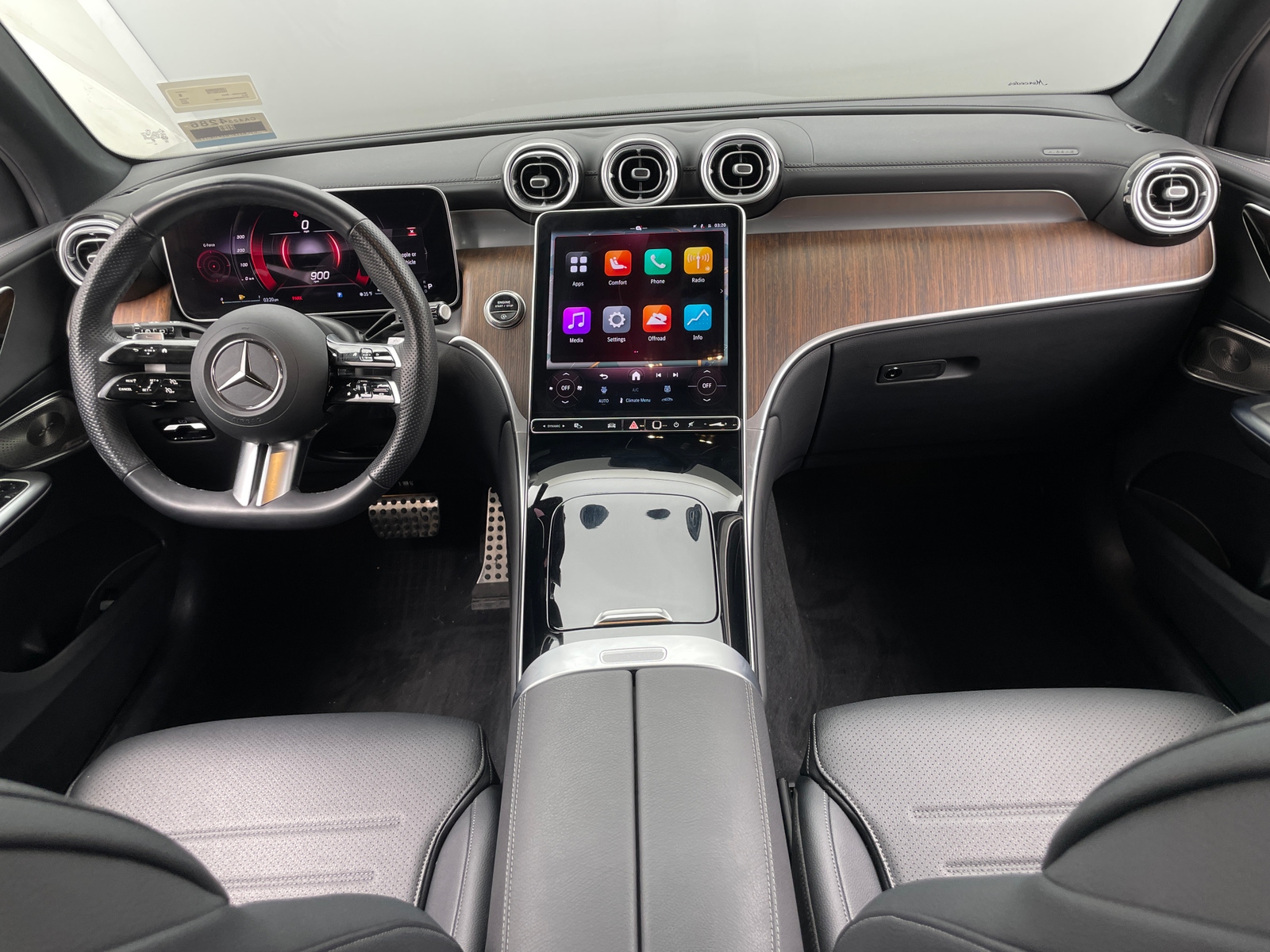 Thumbnail: 2025 Mercedes-Benz GLC - 2