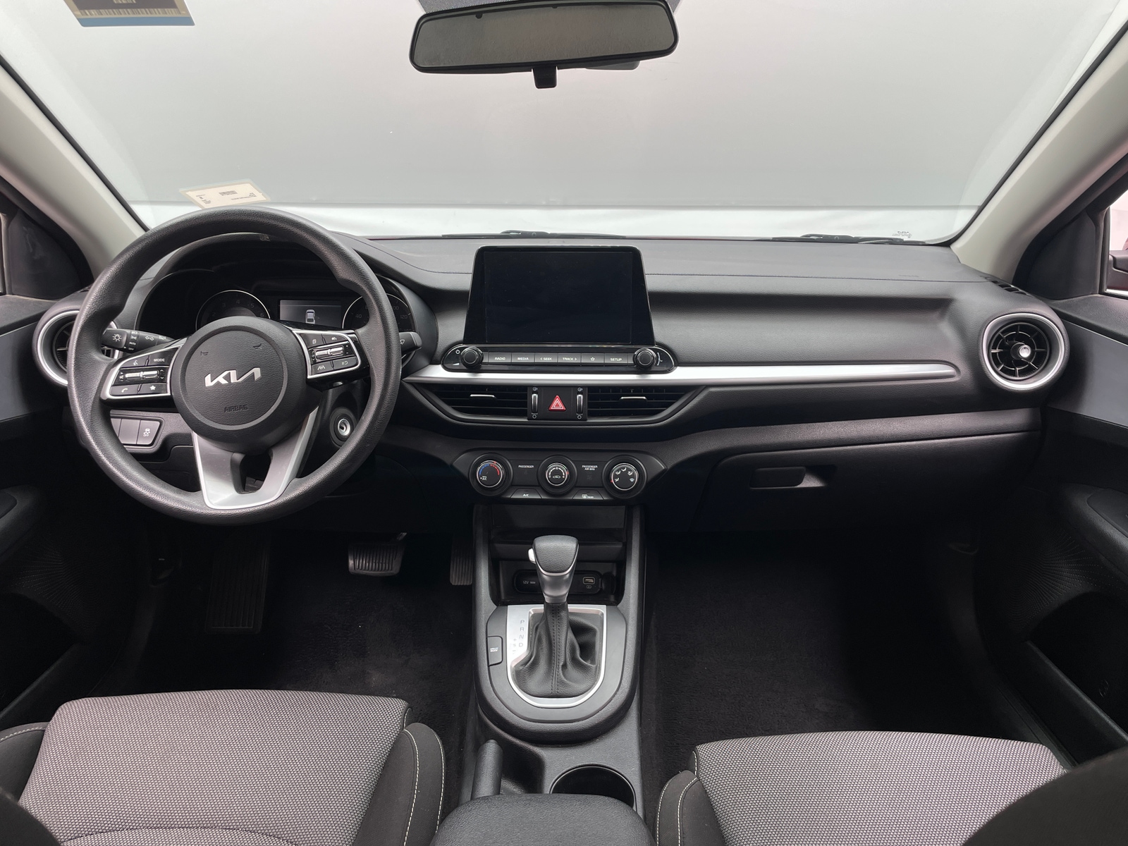 Thumbnail: 2024 Kia Forte - 3