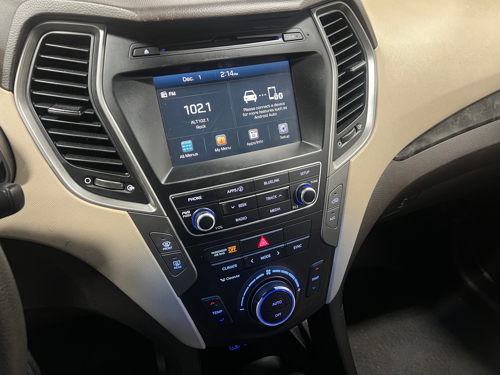 Thumbnail: 2017 Hyundai Santa Fe - 4