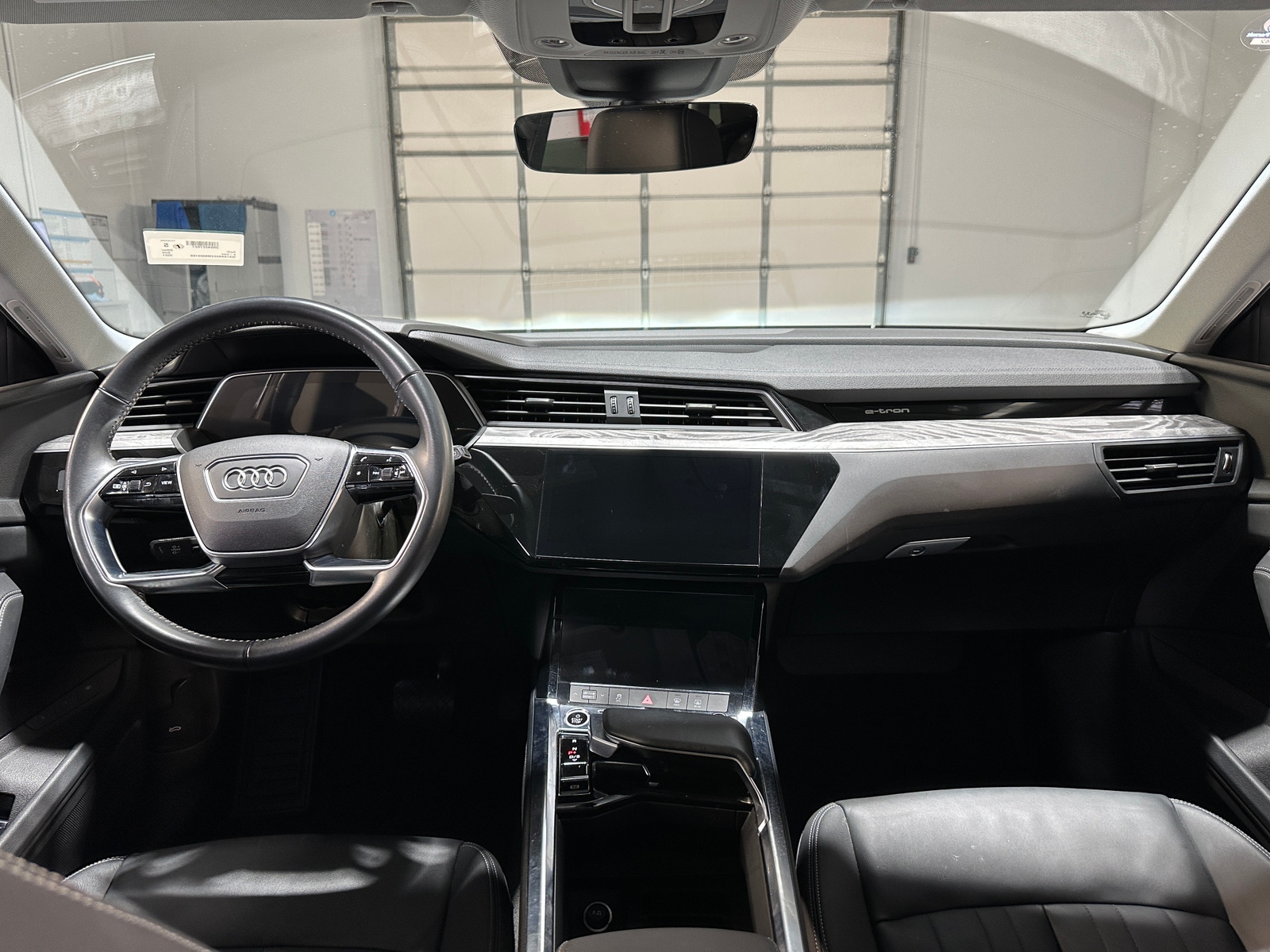 Thumbnail: 2021 Audi e-tron - 2