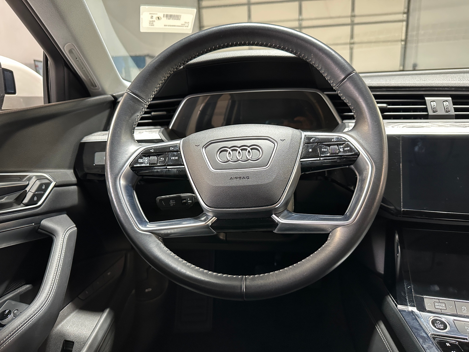 Thumbnail: 2021 Audi e-tron - 4