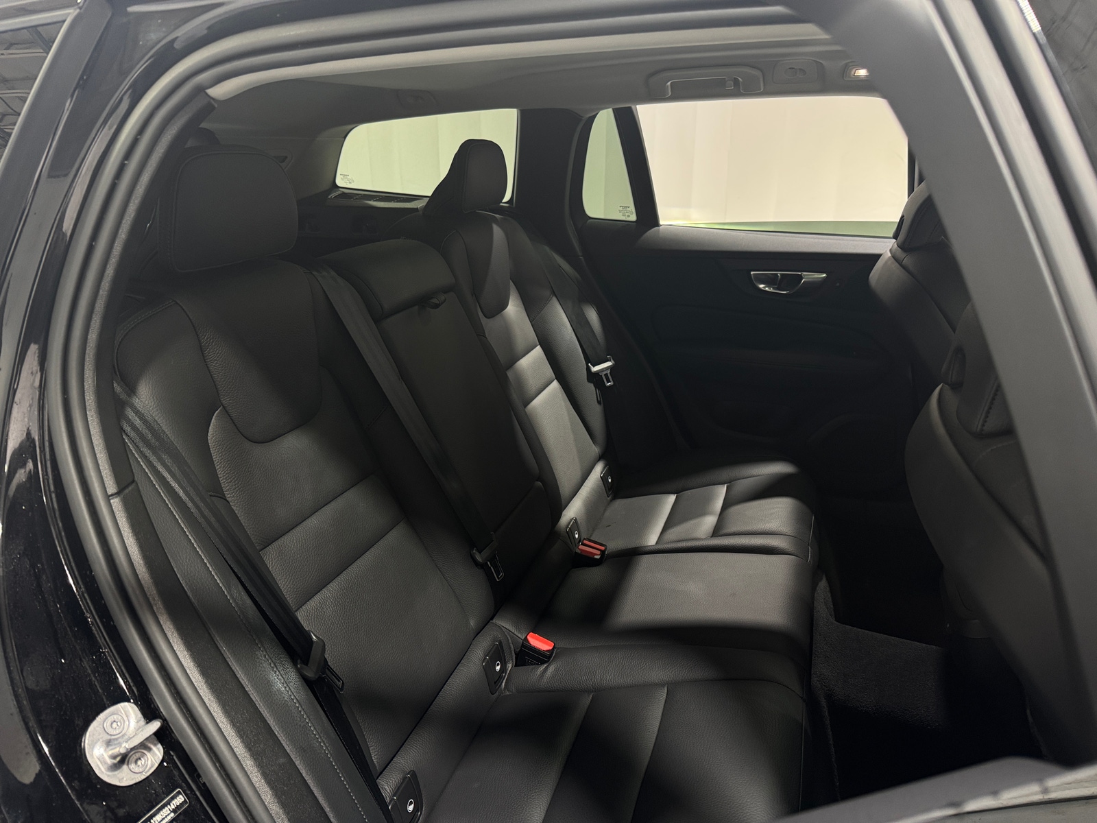 Thumbnail: 2025 Volvo V60 - 5