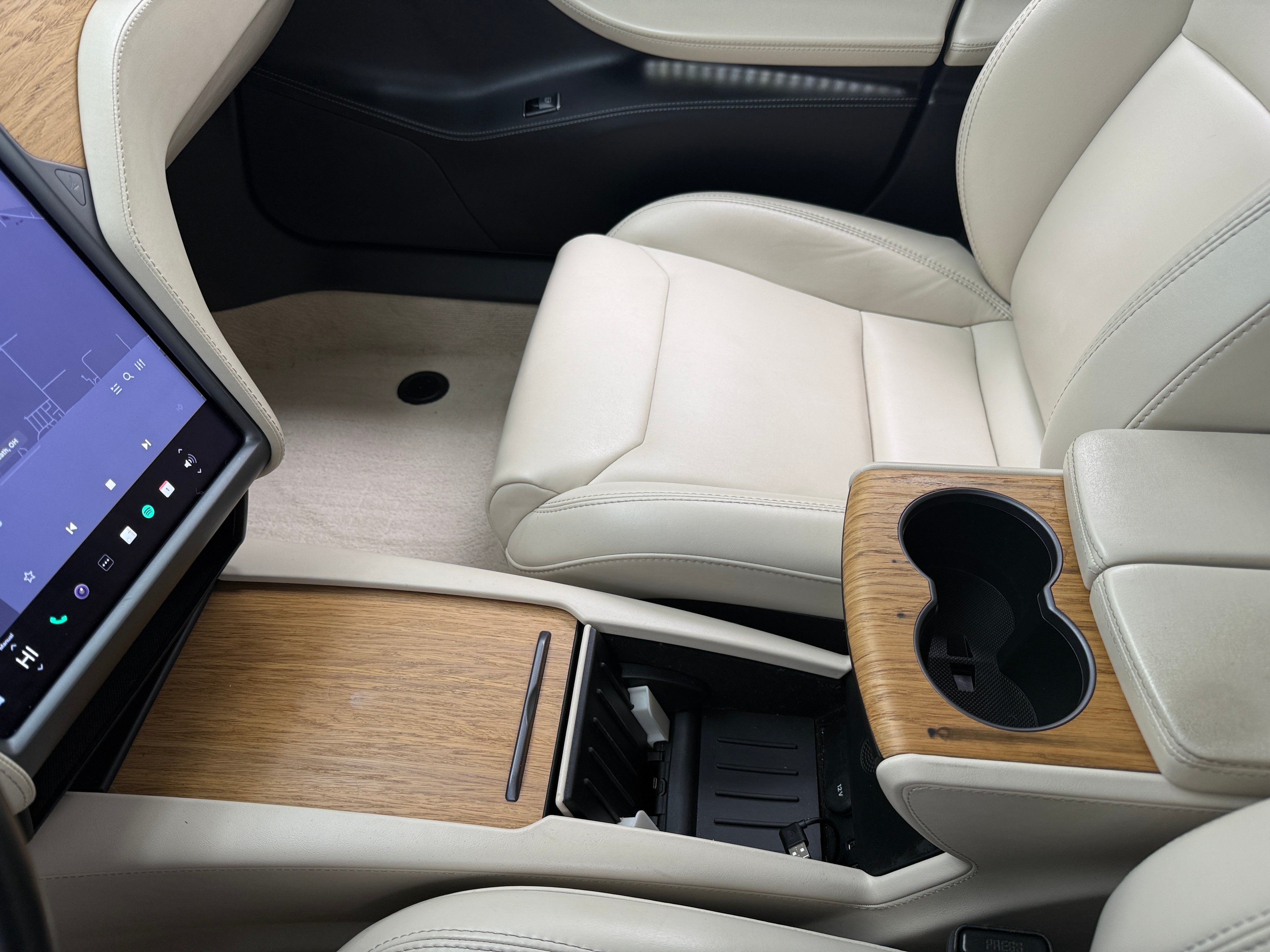 Used 2018 Tesla Model S 75D with VIN 5YJSA1E23JF257050 for sale in Oak Creek, WI