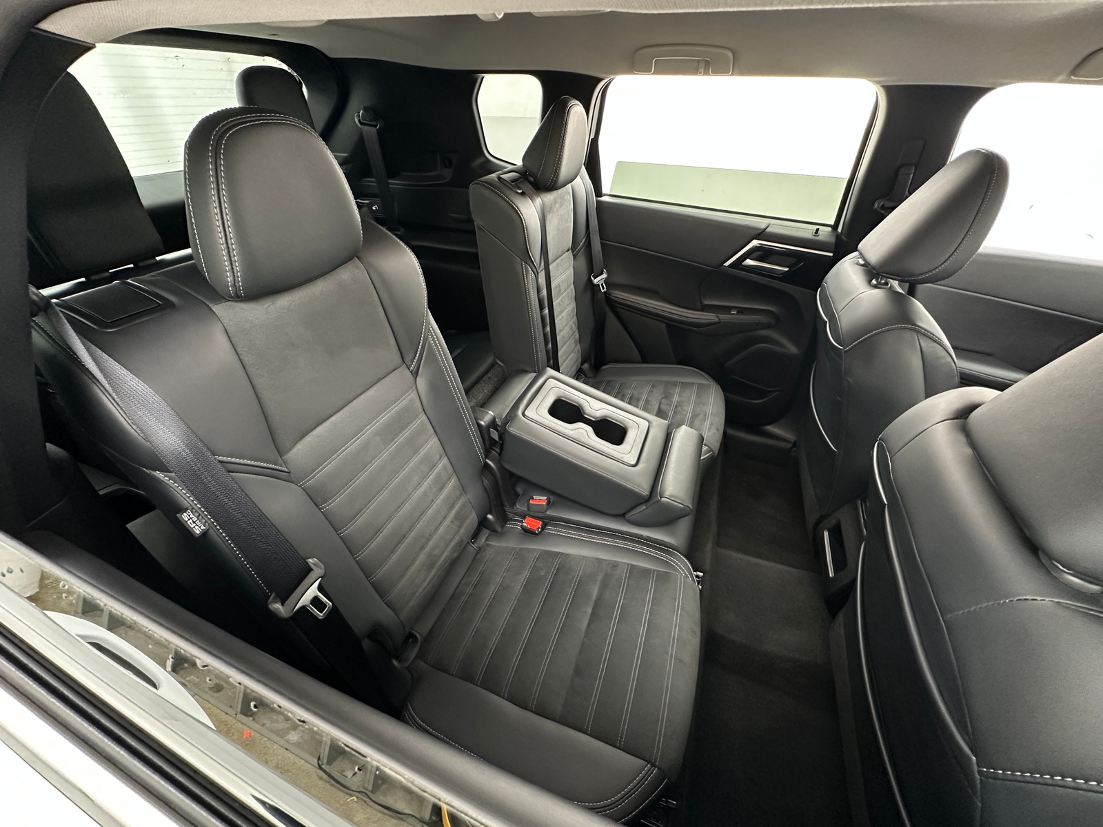 Thumbnail: 2024 Mitsubishi Outlander - 5