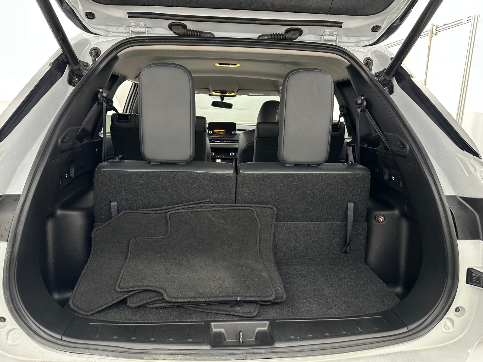 Thumbnail: 2024 Mitsubishi Outlander - 6