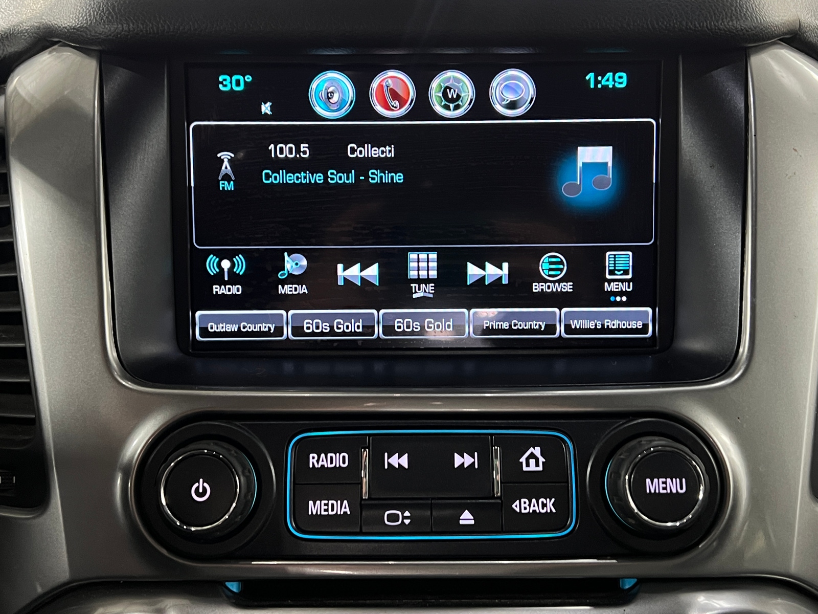 Thumbnail: 2020 Chevrolet Suburban - 3