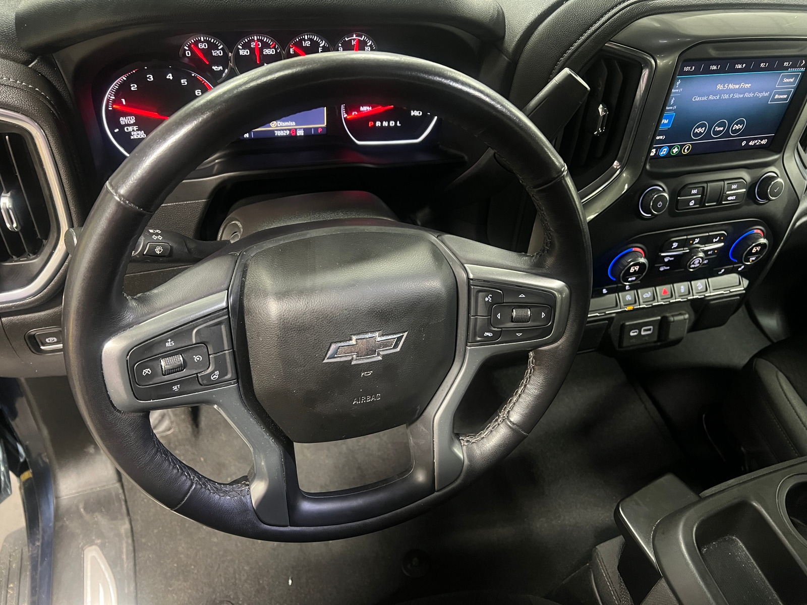 Thumbnail: 2022 Chevrolet Silverado 1500 - 5