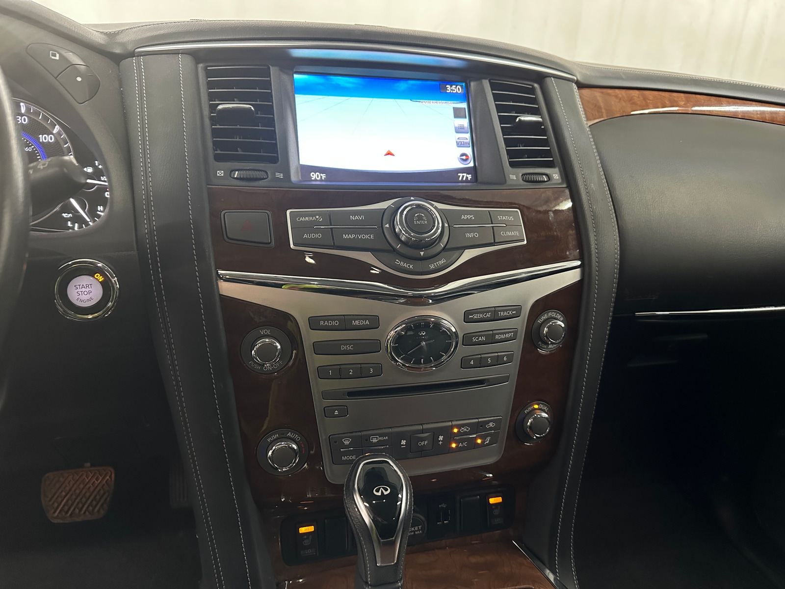 Thumbnail: 2019 INFINITI QX80 - 3