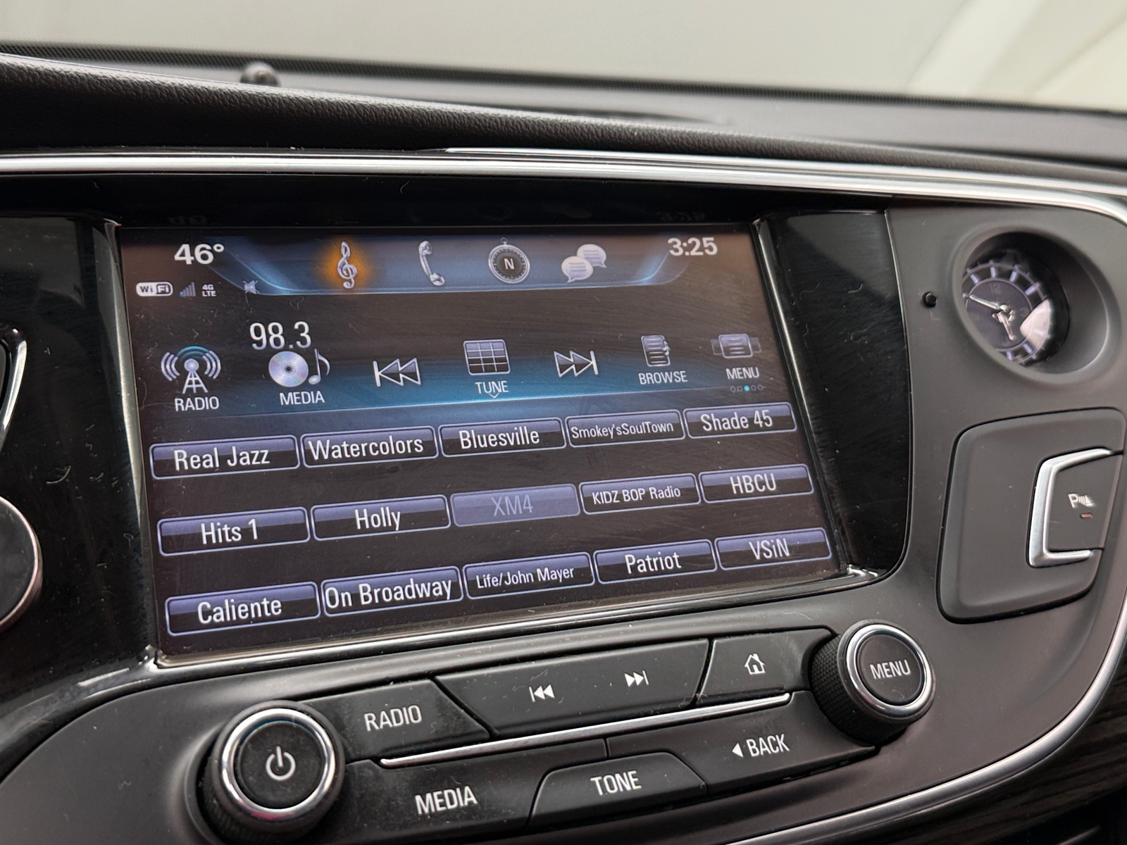 Thumbnail: 2018 Buick Envision - 3