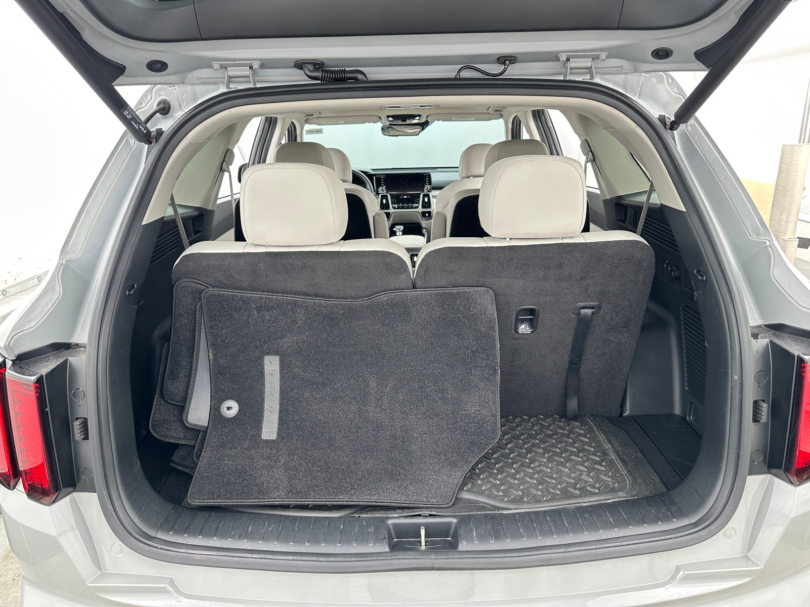 Thumbnail: 2023 Kia Sorento - 6