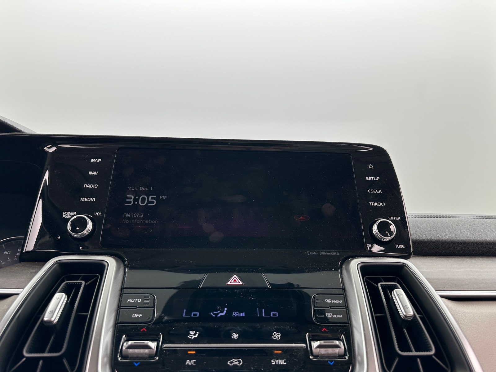 Thumbnail: 2023 Kia Sorento - 3