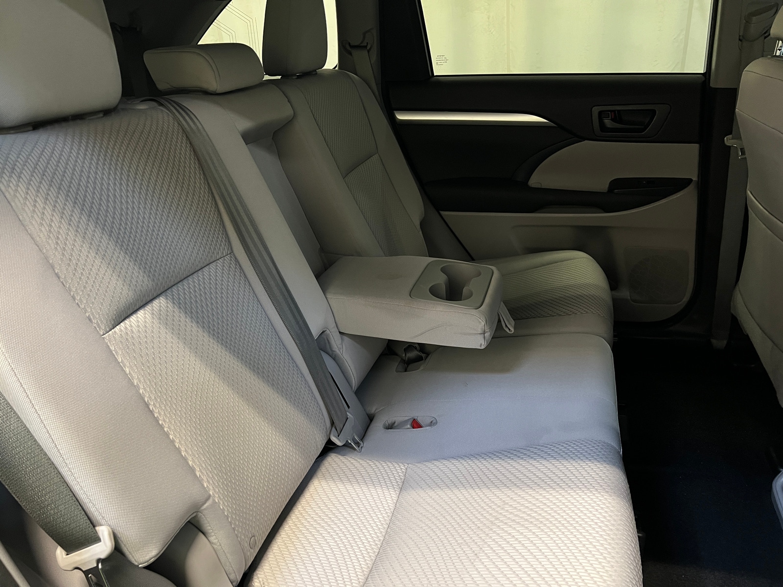 Thumbnail: 2016 Toyota Highlander - 6