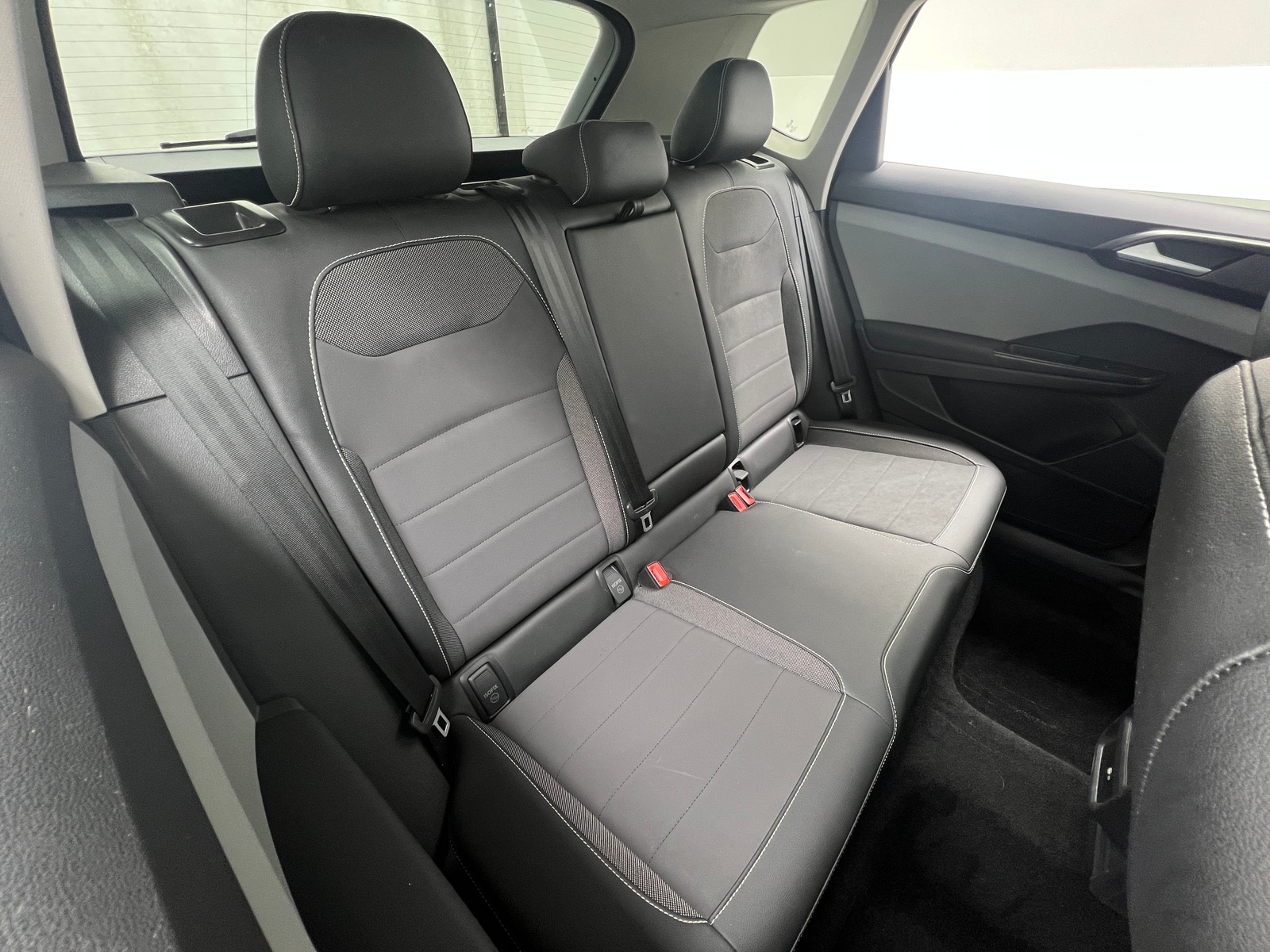 Thumbnail: 2022 Volkswagen Taos - 5