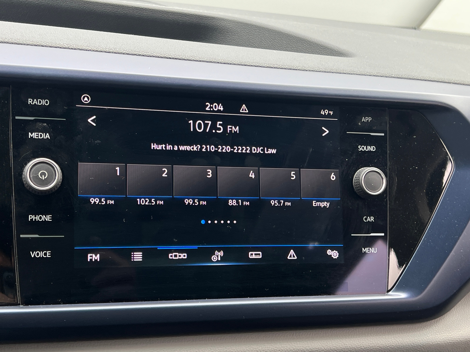 Thumbnail: 2022 Volkswagen Taos - 3