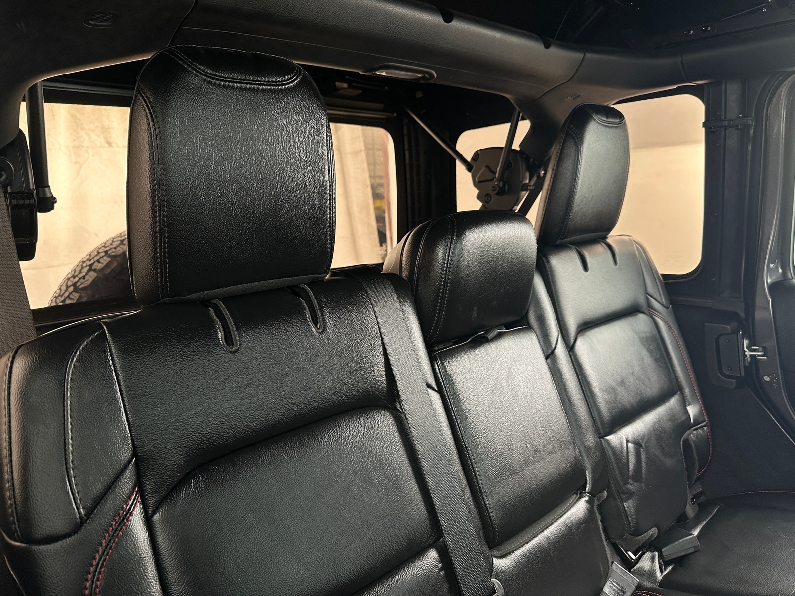 Thumbnail: 2019 Jeep Wrangler - 6