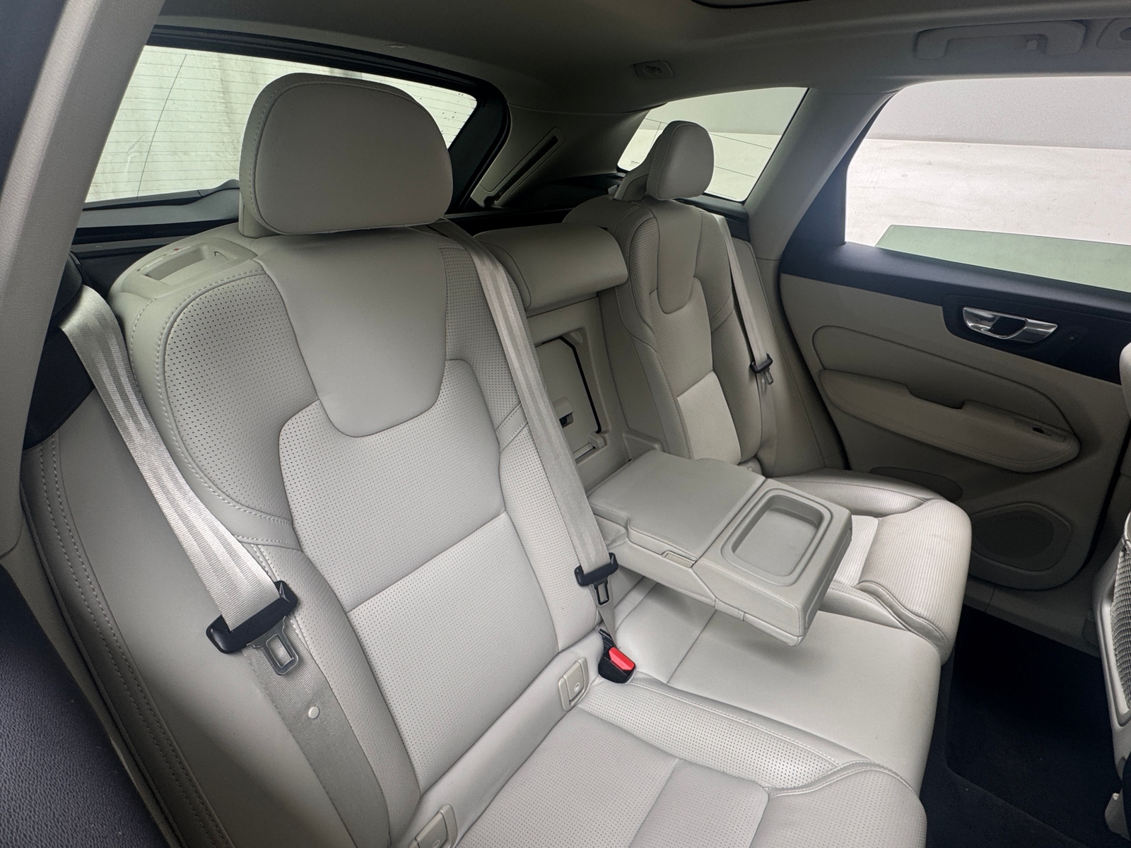 Thumbnail: 2018 Volvo XC60 - 5