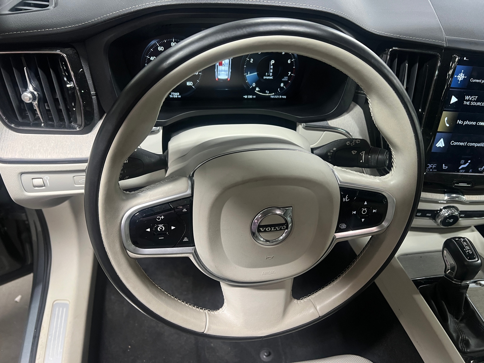 Thumbnail: 2018 Volvo XC60 - 4