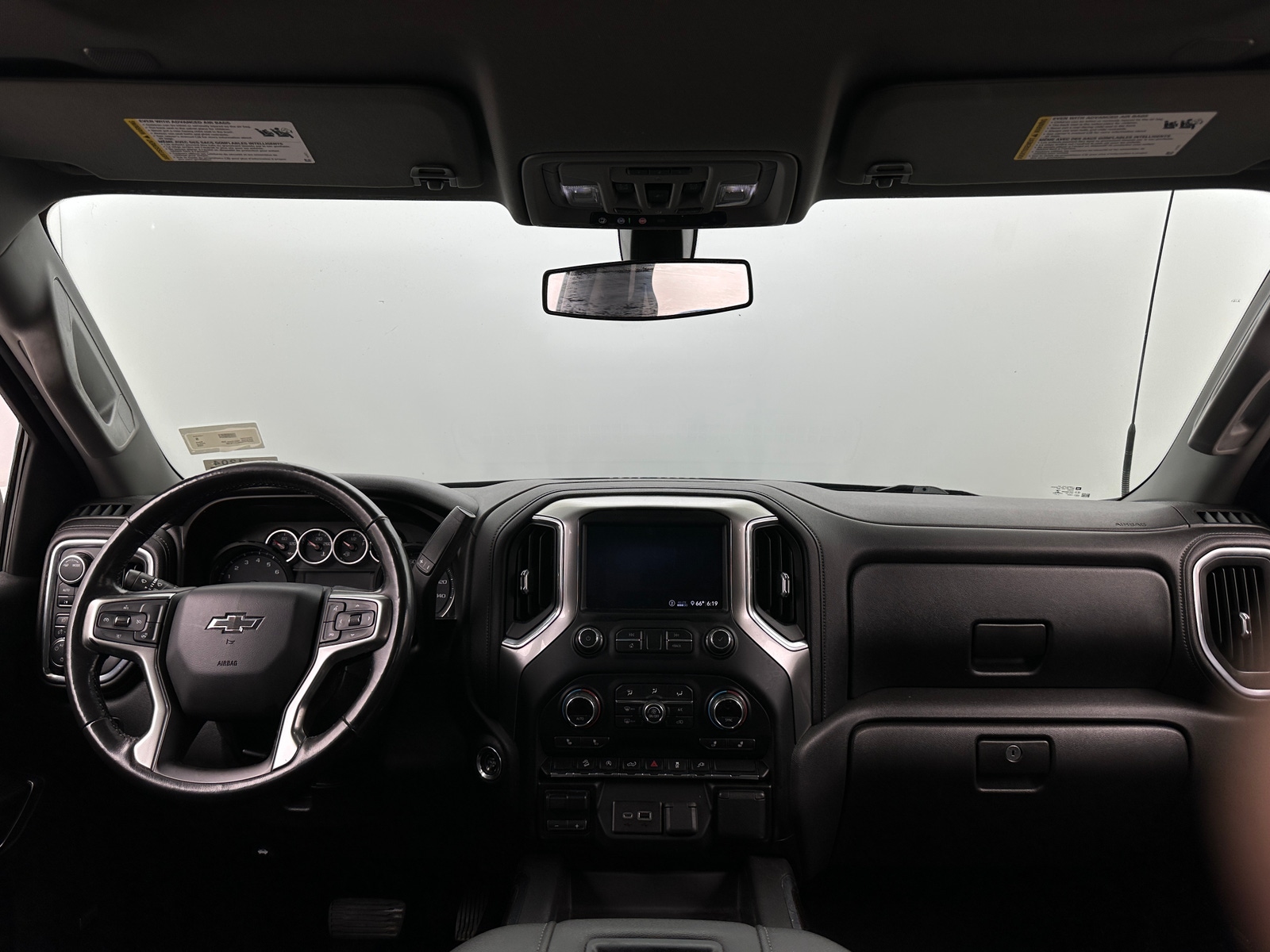 Thumbnail: 2020 Chevrolet Silverado 1500 - 3