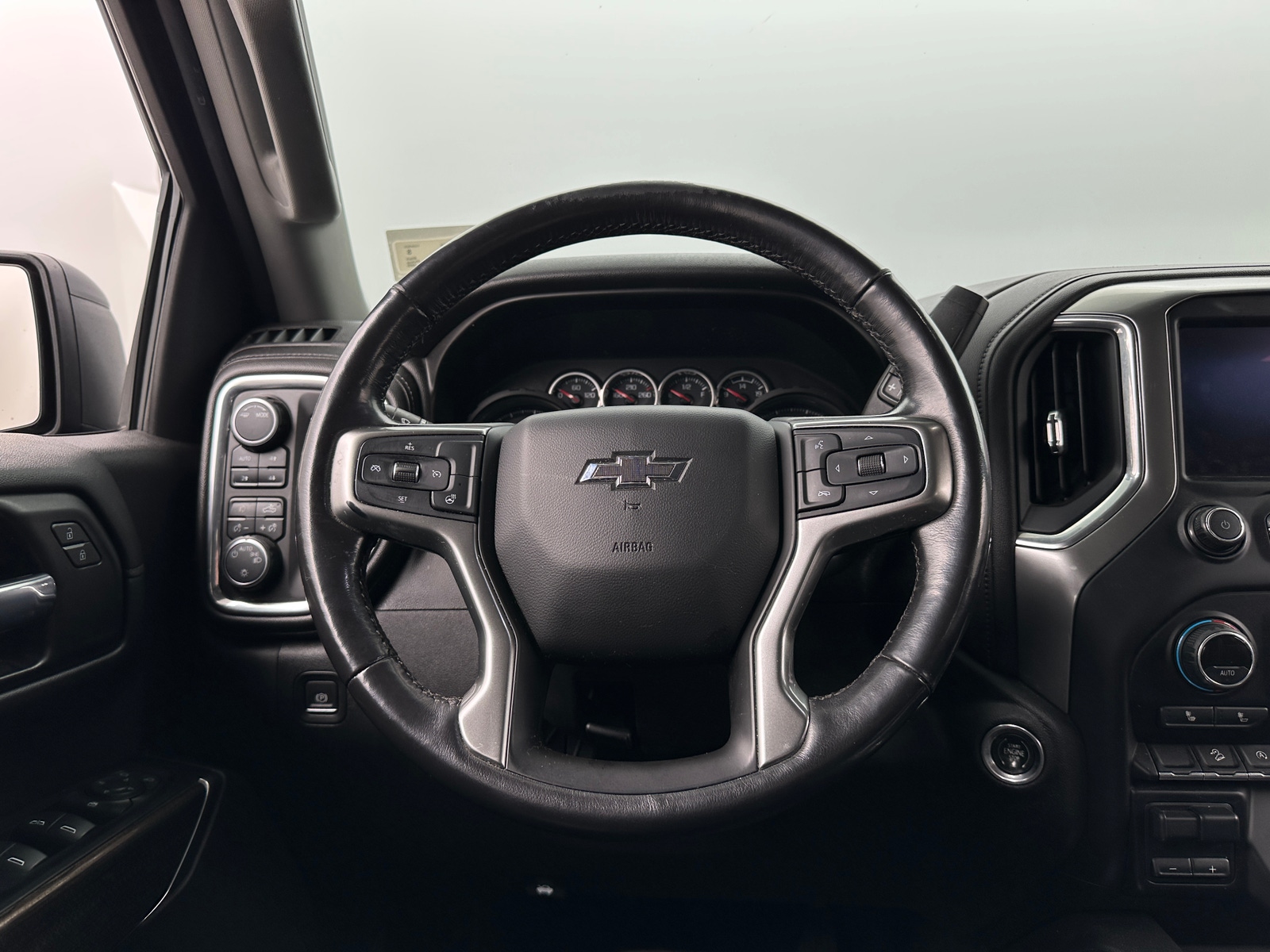 Thumbnail: 2020 Chevrolet Silverado 1500 - 5