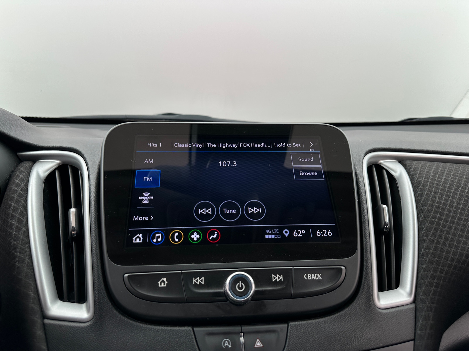 Thumbnail: 2024 Chevrolet Malibu - 4