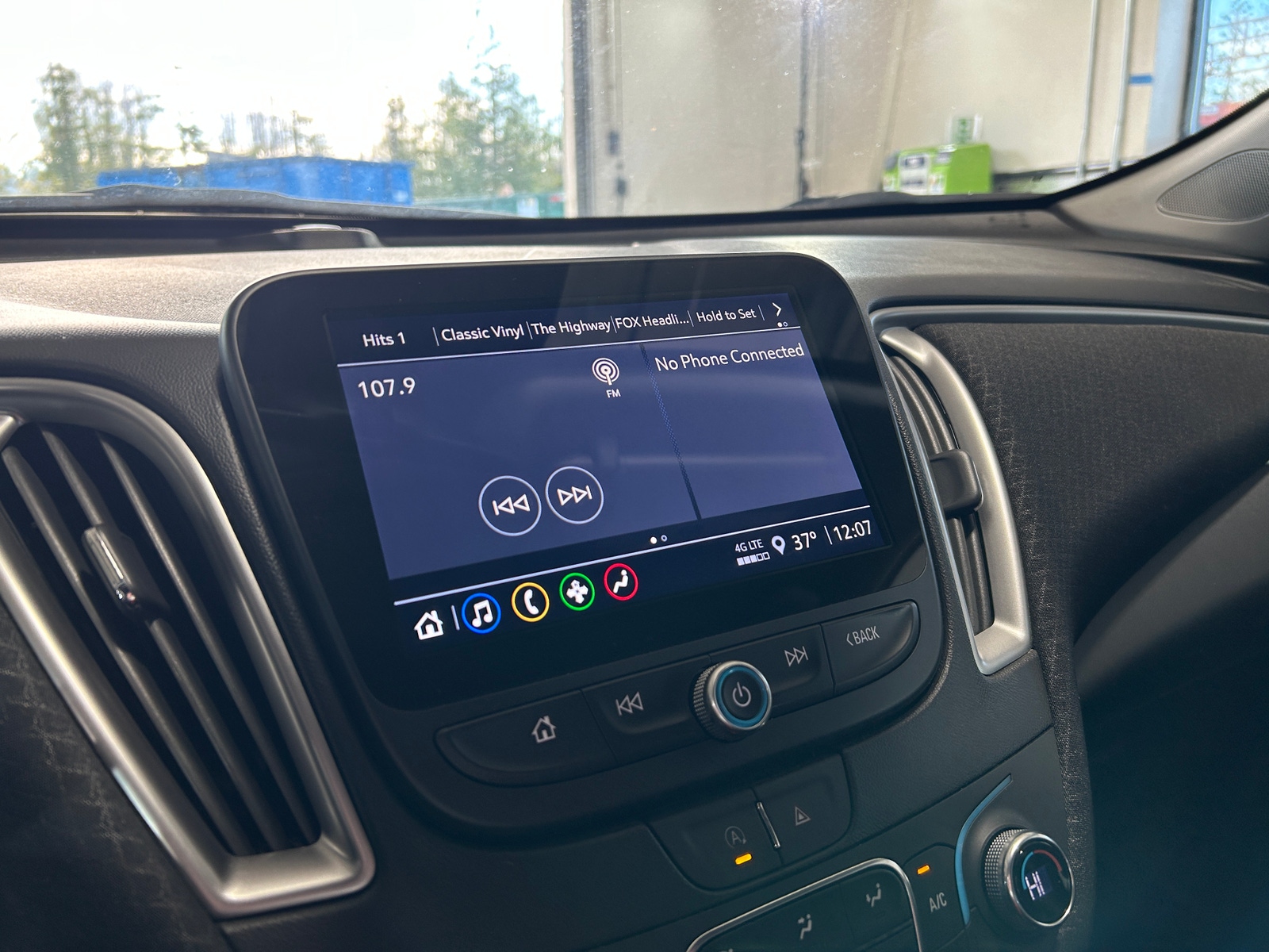 Thumbnail: 2024 Chevrolet Malibu - 4