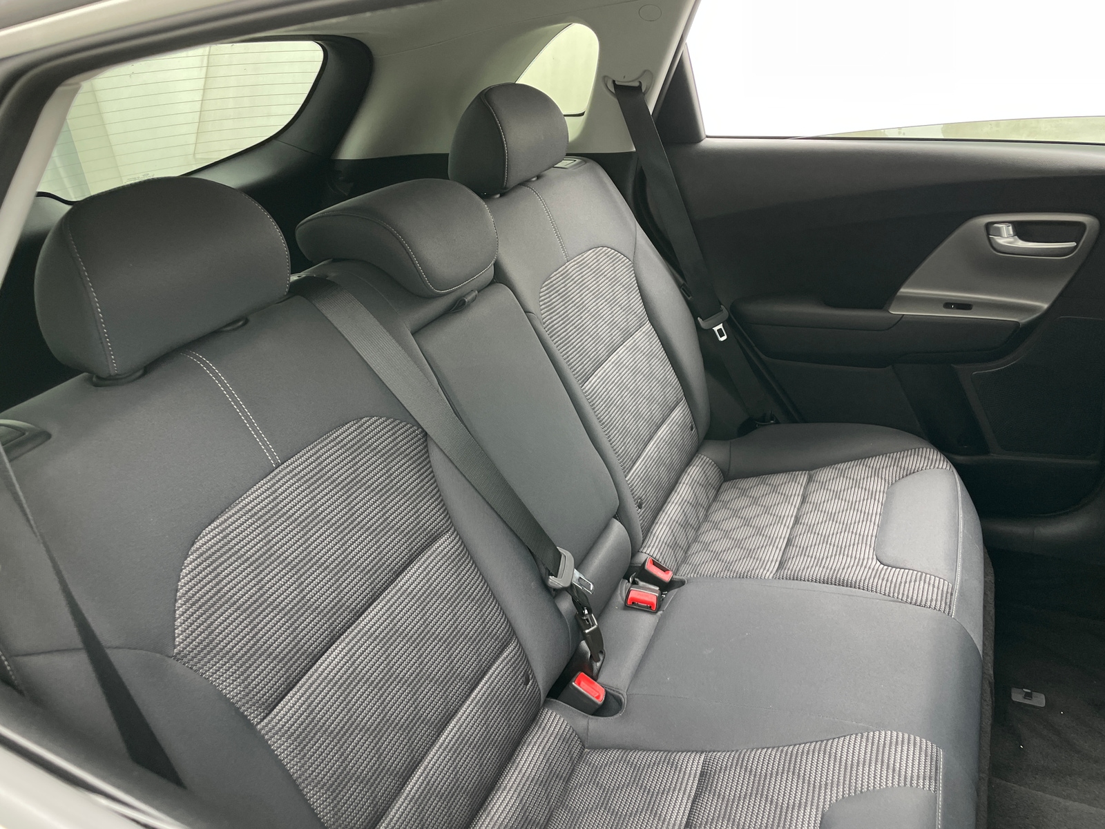 Thumbnail: 2019 Kia Niro - 6