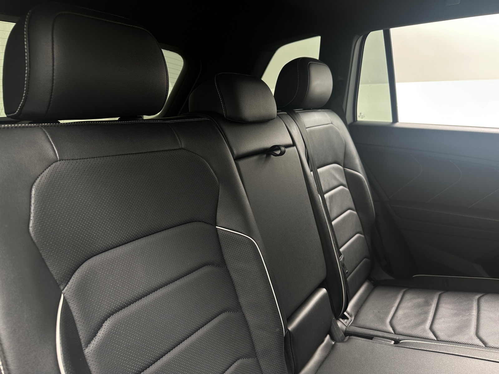 Thumbnail: 2022 Volkswagen Tiguan - 5