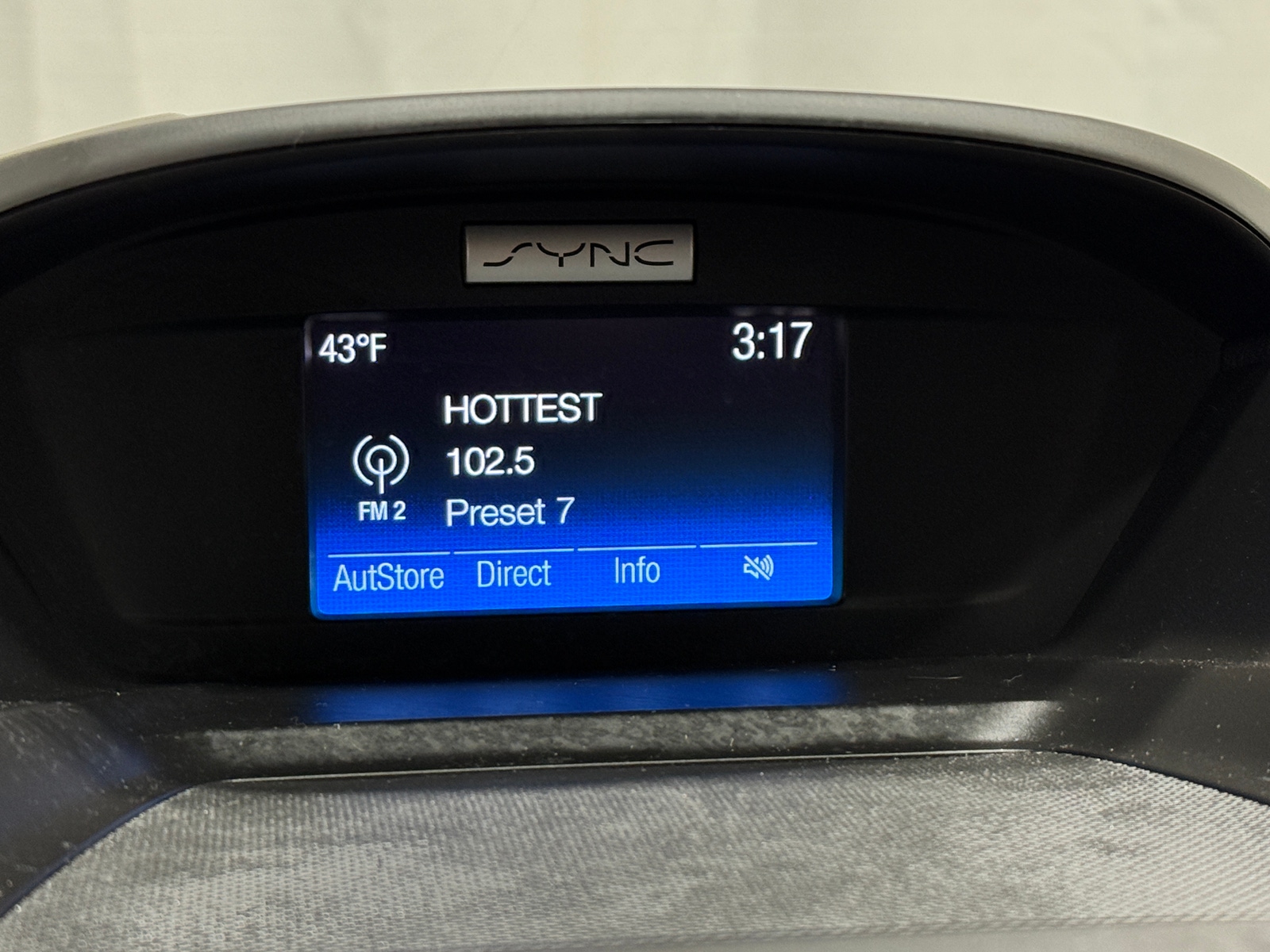 Thumbnail: 2016 Ford Escape - 3