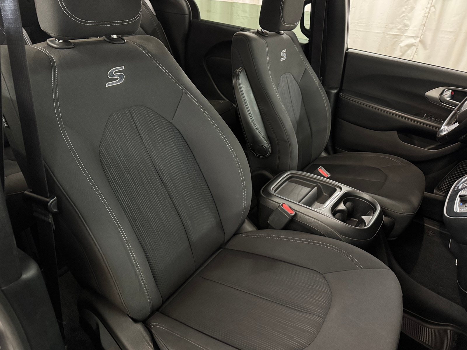 Thumbnail: 2019 Chrysler Pacifica - 2